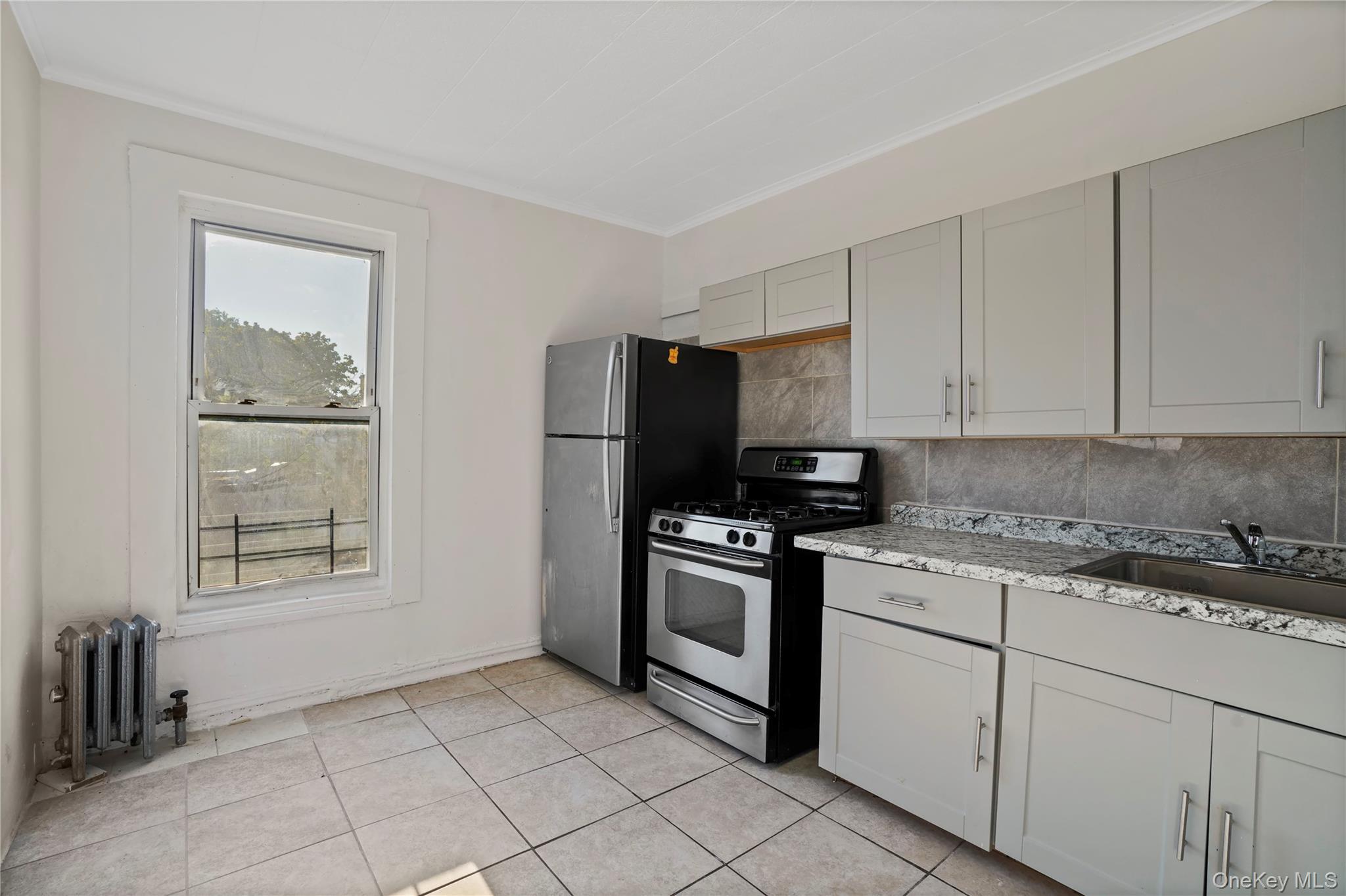 #16 photo, 909 Castle Hill Avenue, Bronx , NY 10473