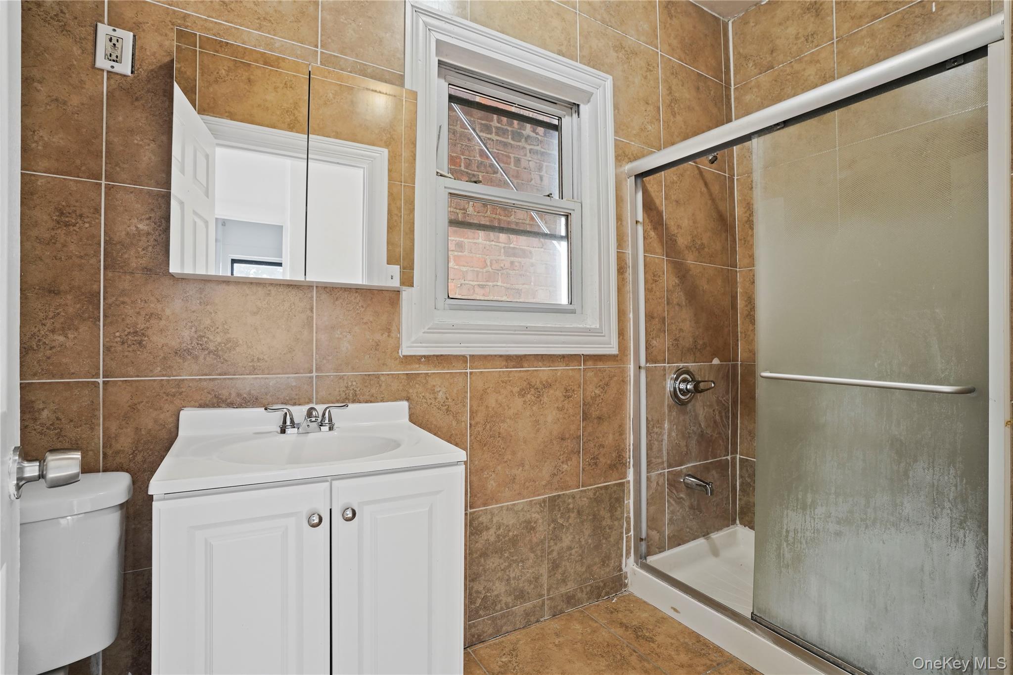 #17 photo, 909 Castle Hill Avenue, Bronx , NY 10473