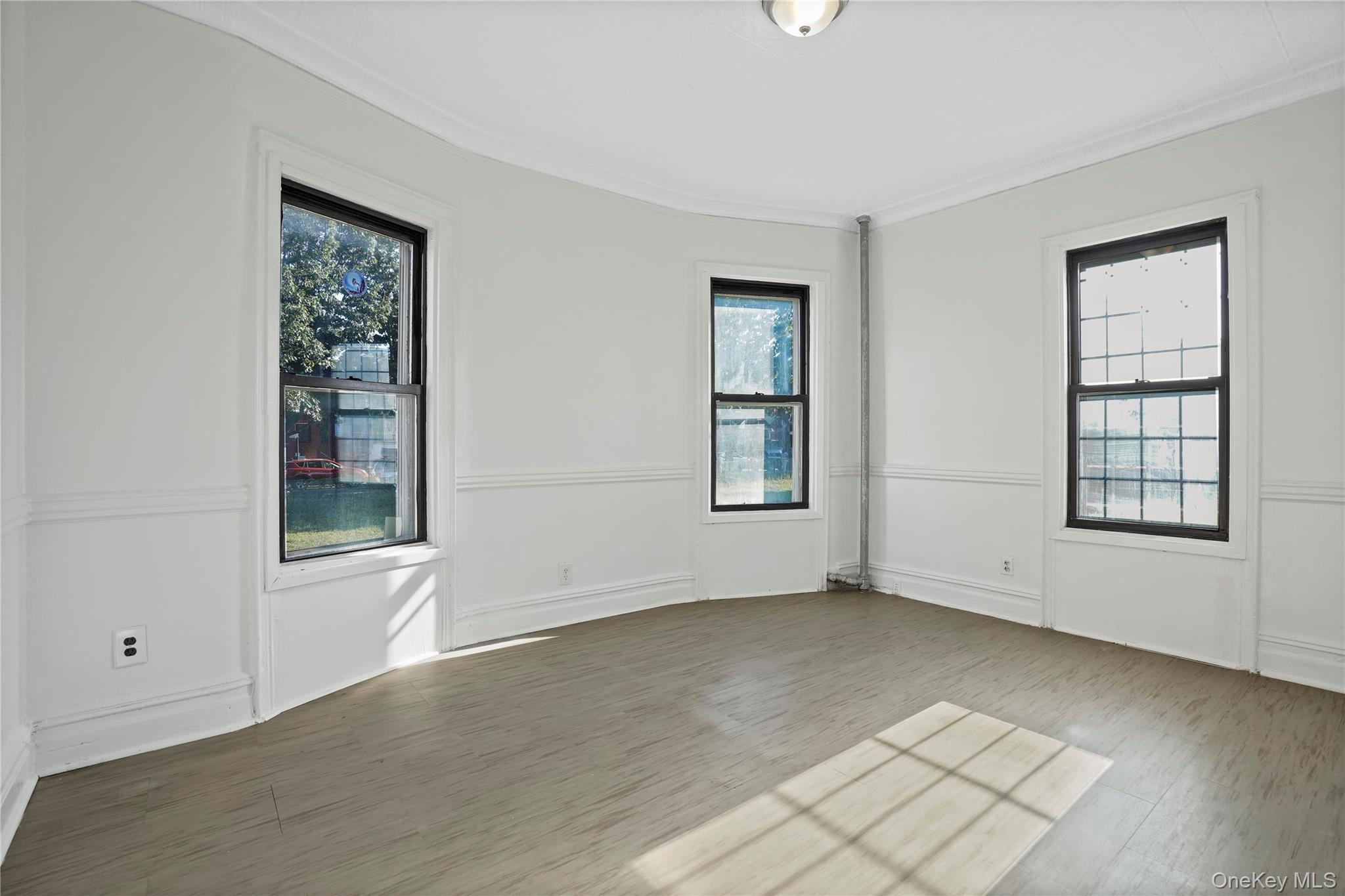 #7 photo, 909 Castle Hill Avenue, Bronx , NY 10473