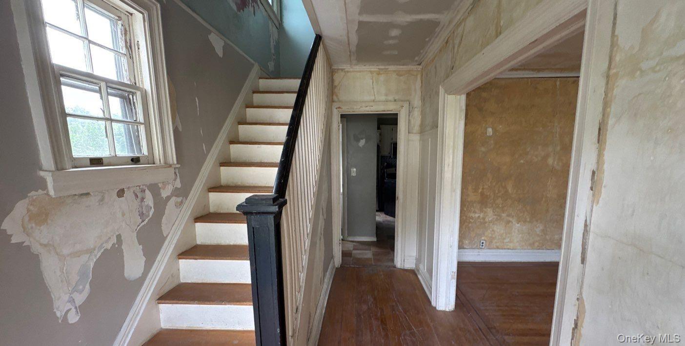 #2 photo, 42 Stratford Road, Scarsdale , NY 10583