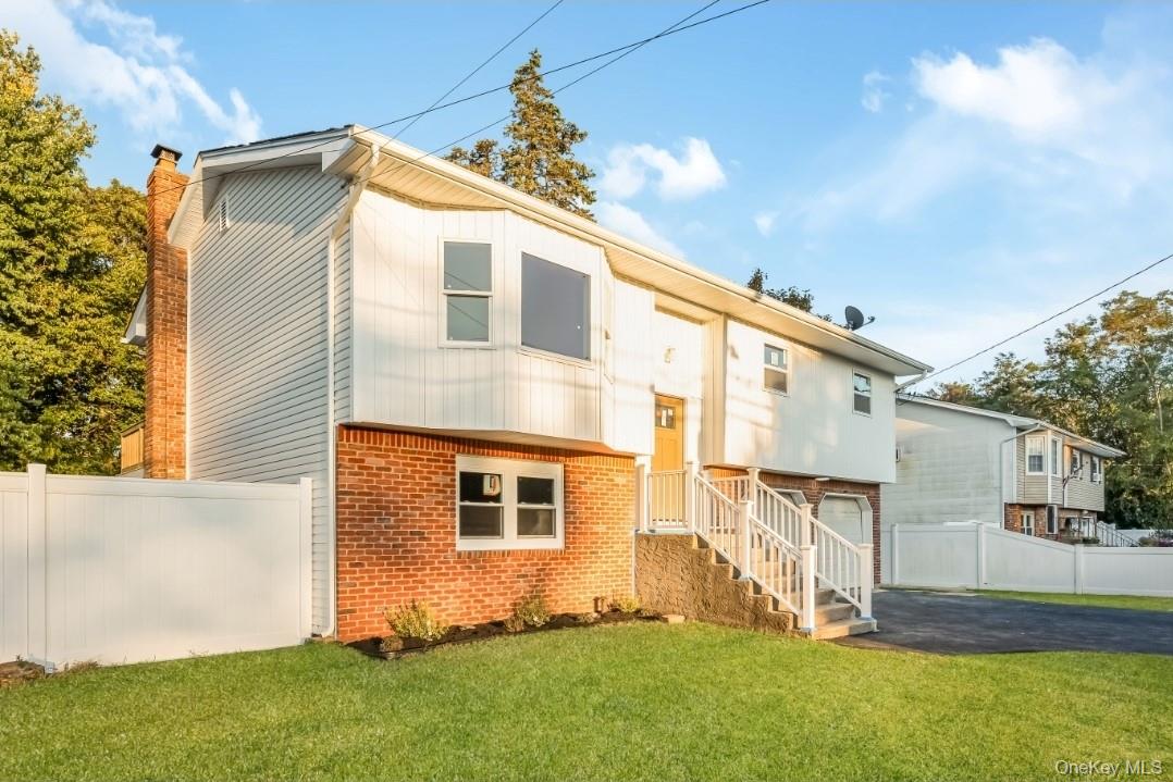 #1 photo, 159 Coates Avenue, सफ़ोक काउंटी Holbrook , NY 11741