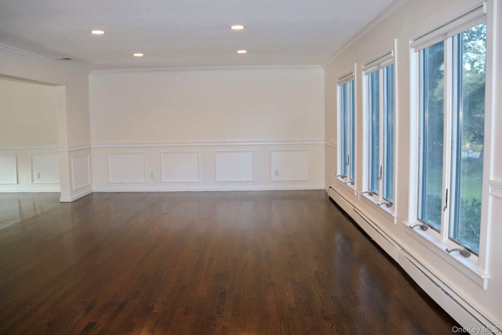 #11 photo, 10 Cedarfield Terrace, サフォーク郡 Saint James , NY 11780