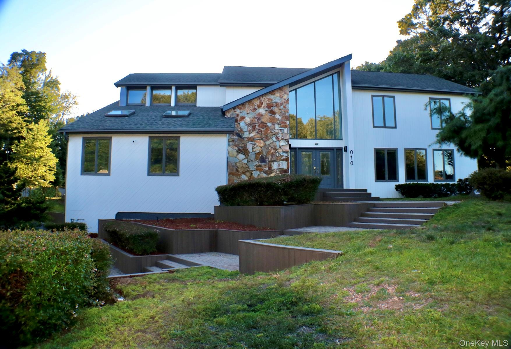 #4 photo, 10 Cedarfield Terrace, サフォーク郡 Saint James , NY 11780