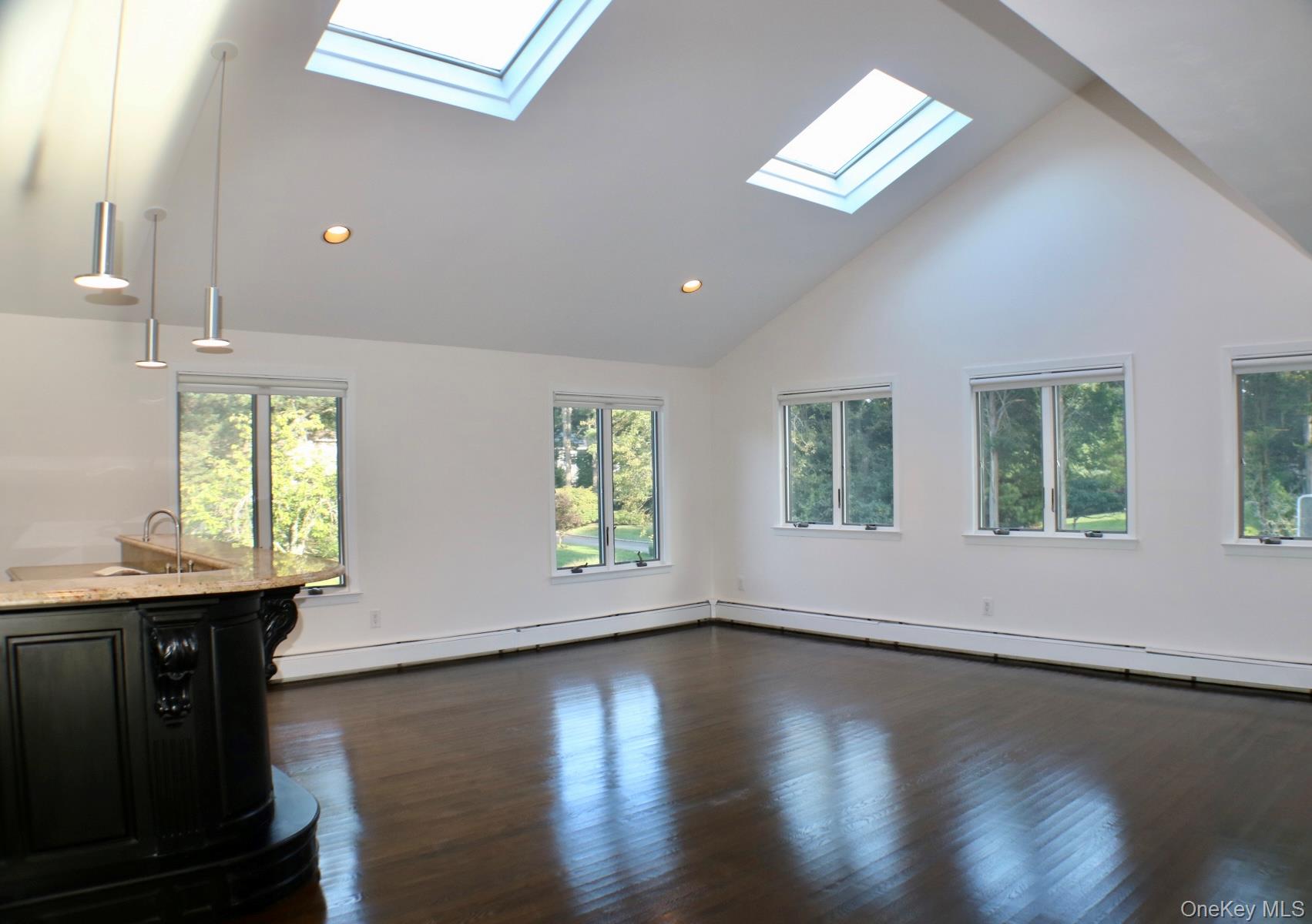 #6 photo, 10 Cedarfield Terrace, サフォーク郡 Saint James , NY 11780