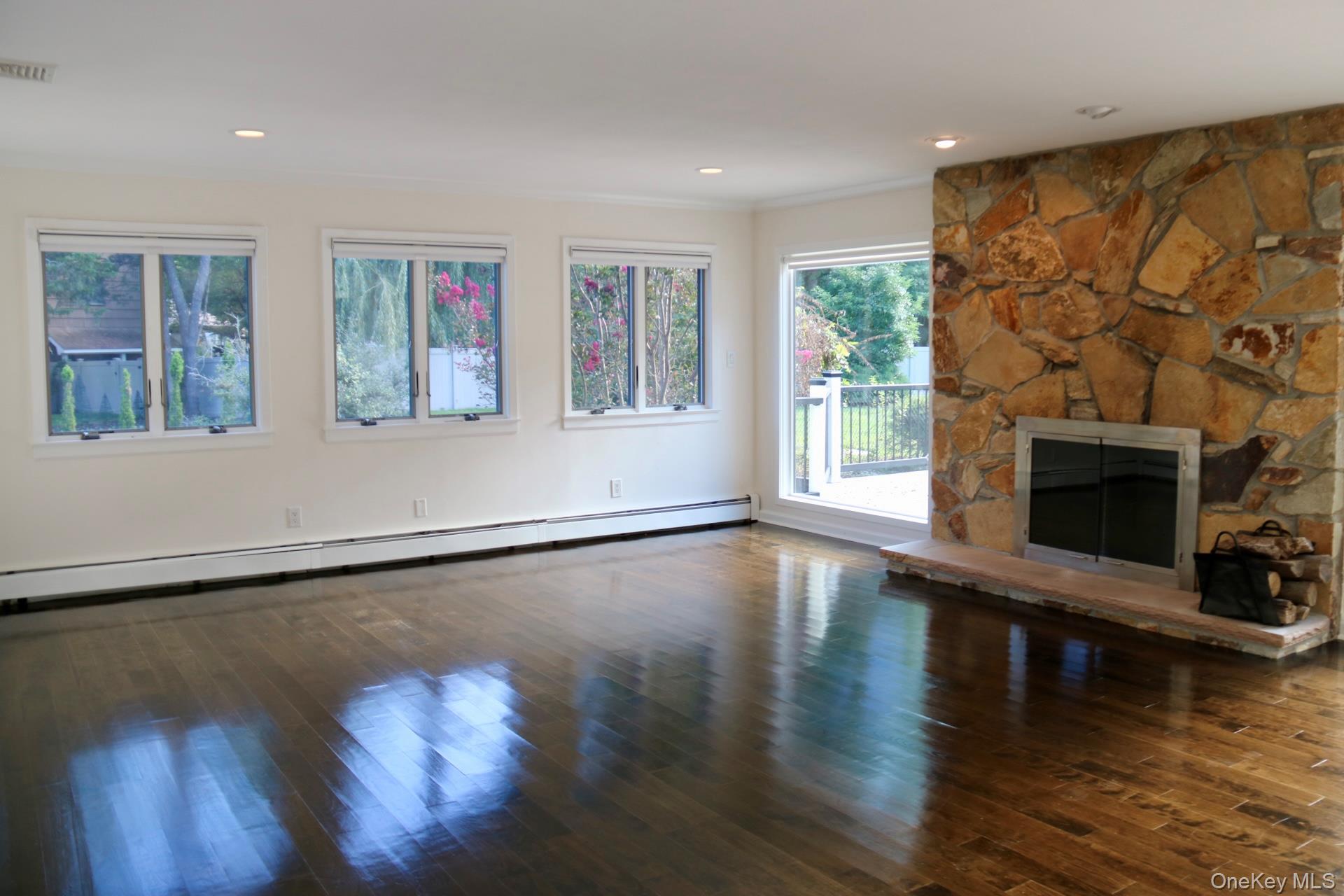 #9 photo, 10 Cedarfield Terrace, サフォーク郡 Saint James , NY 11780