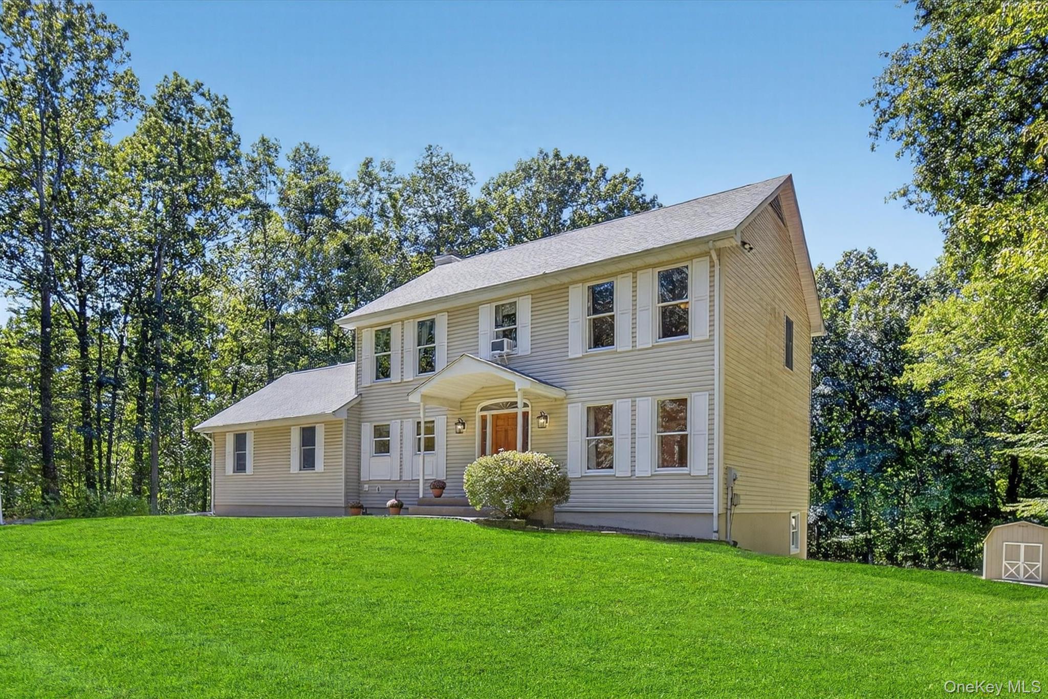 #1 photo, 25 Country Pond Lane, Modena , NY 12548