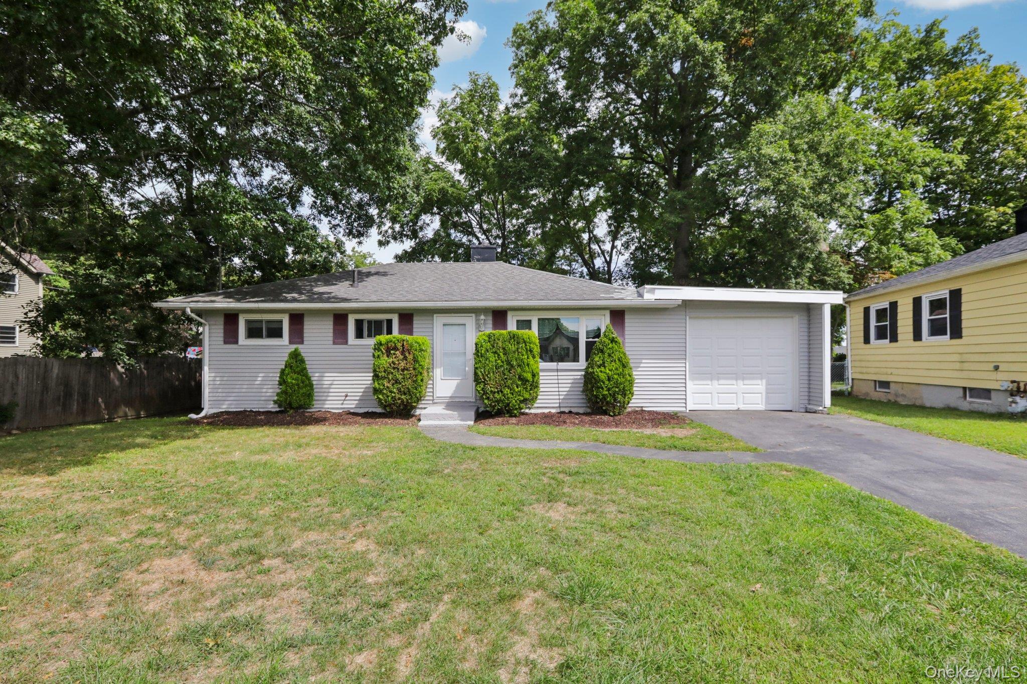 #1 photo, 6 Madalaine Terrace, Middletown , NY 10940