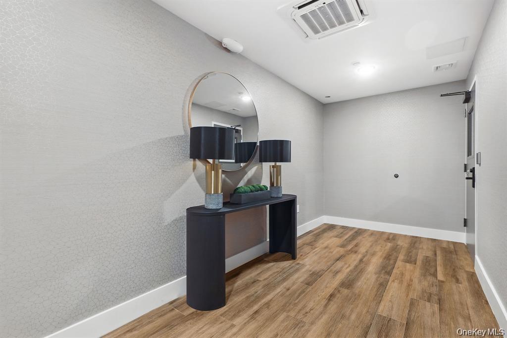 #8 photo, 199 E Post Road, White Plains , NY 10601