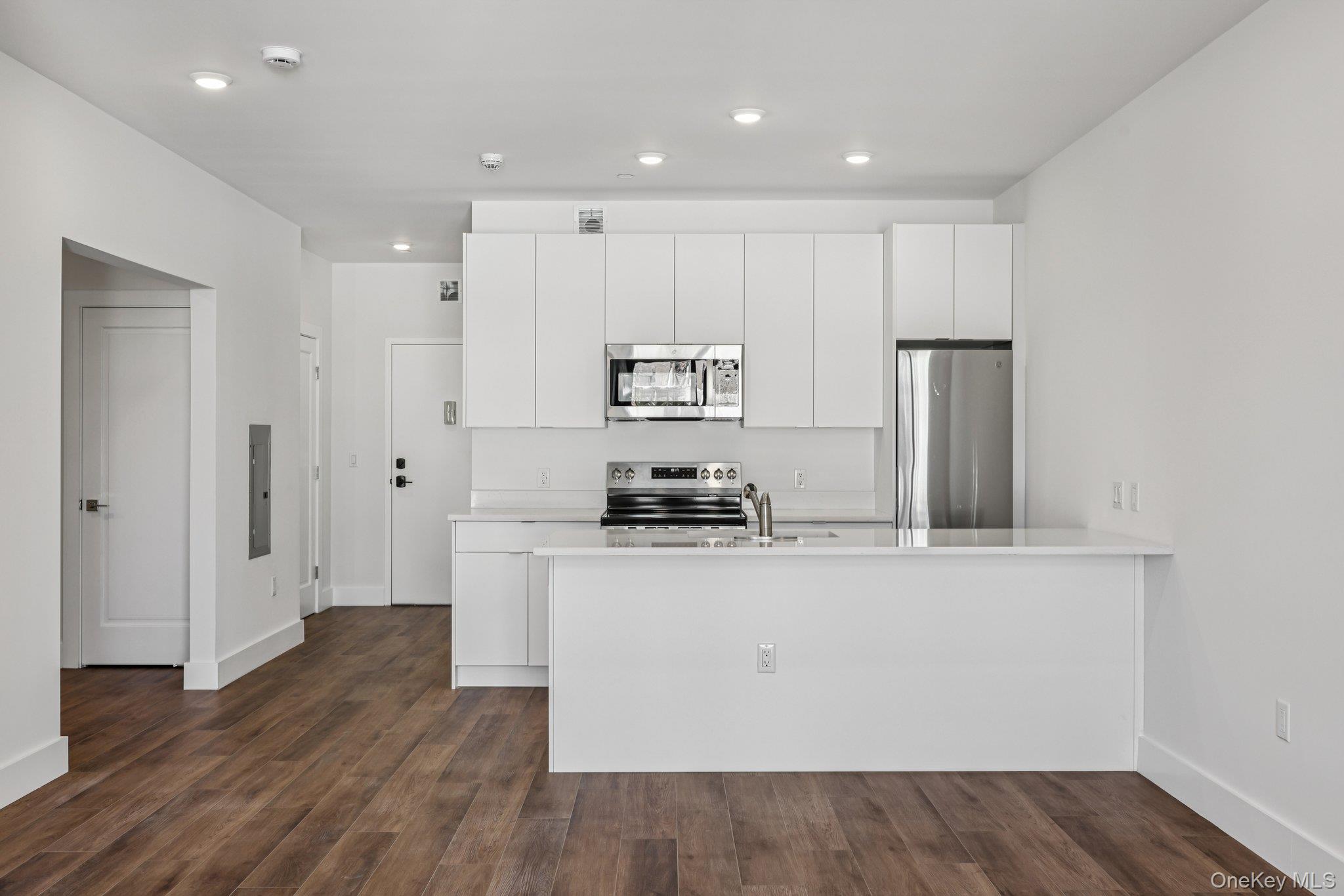 #13 photo, 199 E Post Road, White Plains , NY 10601