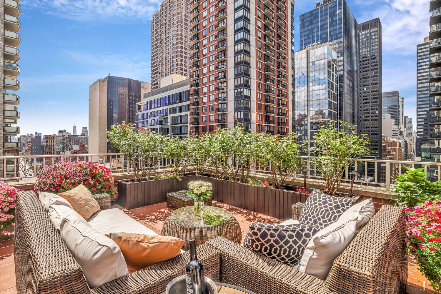 #1 photo, 305 E 40TH Street, マンハッタン Murray Hill , NY 10016