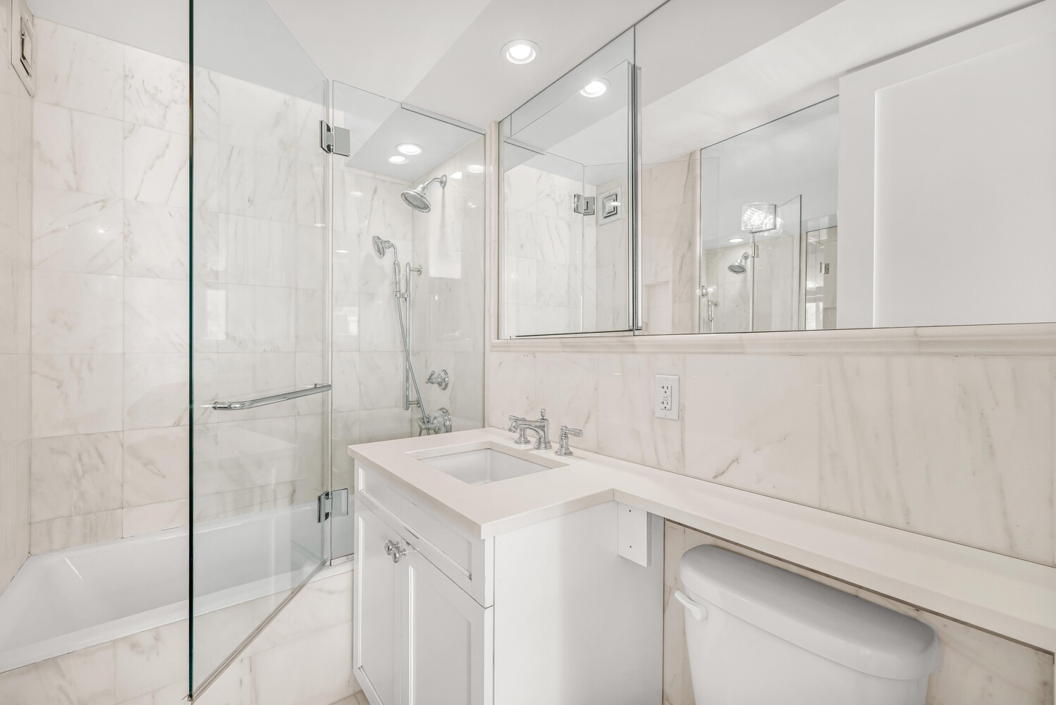 #12 photo, 305 E 40TH Street, マンハッタン Murray Hill , NY 10016