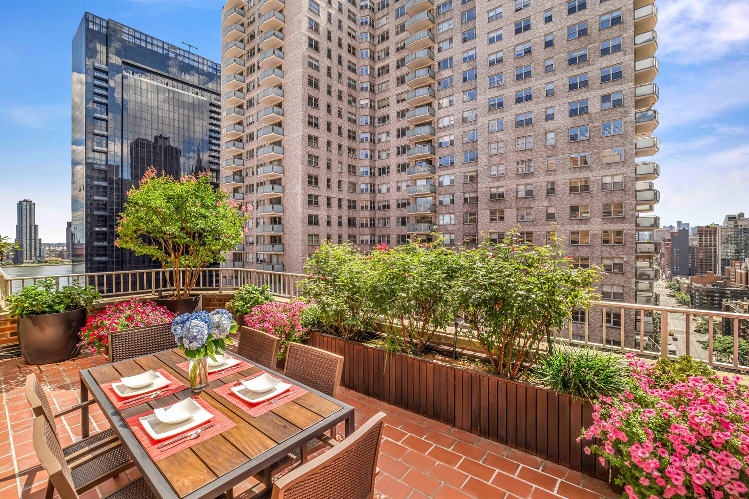 #3 photo, 305 E 40TH Street, マンハッタン Murray Hill , NY 10016