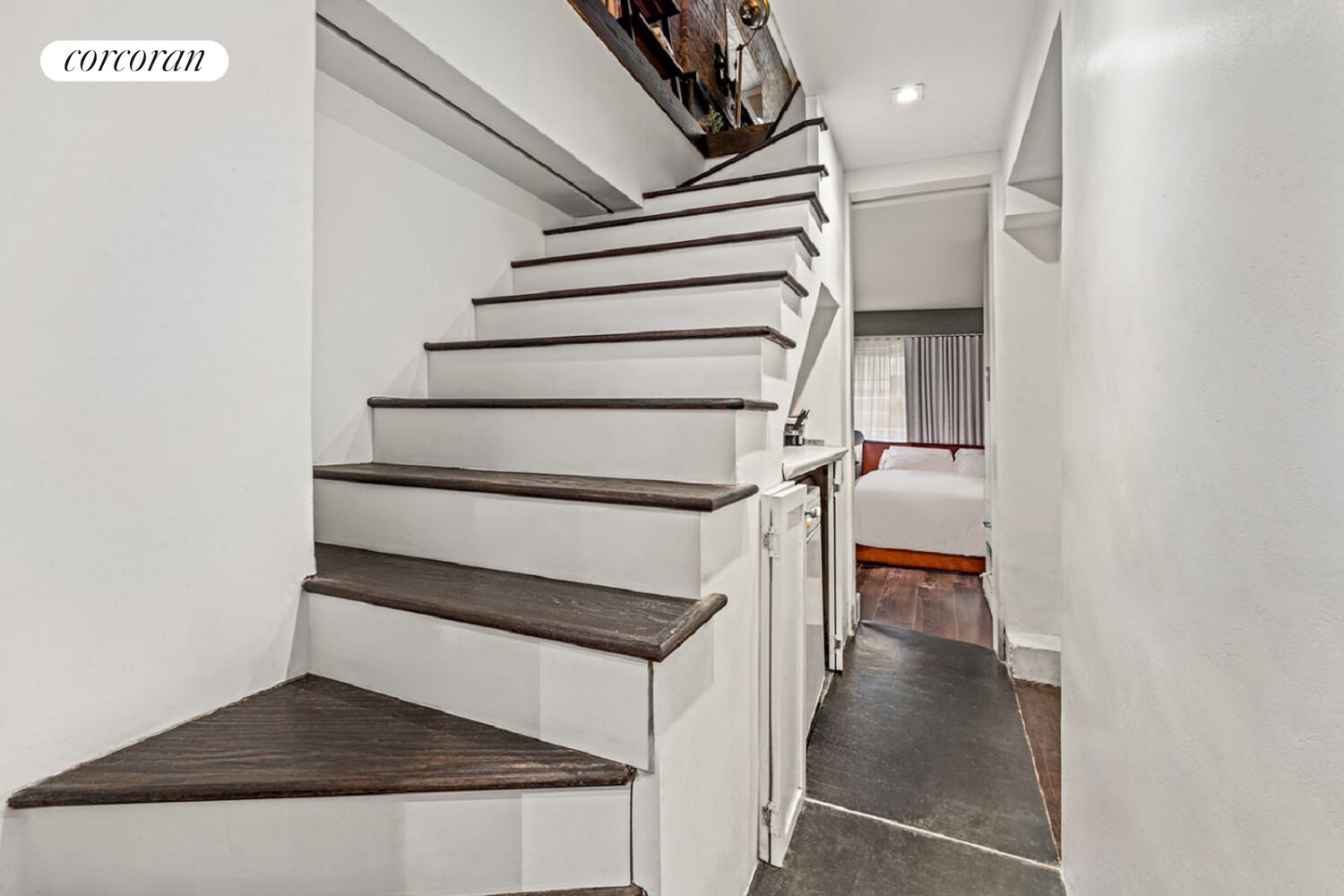 #4 photo, 215 E 17TH Street, マンハッタン Gramercy Park , NY 10003