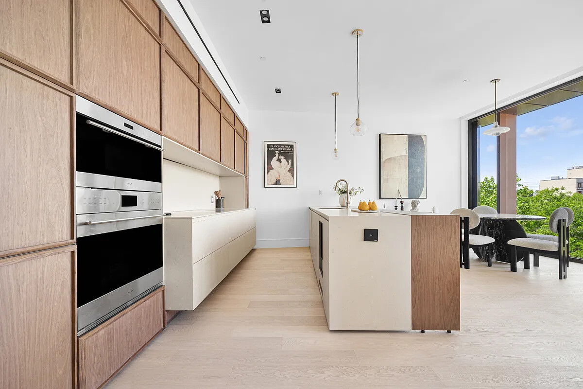 #4 photo, 28 HERBERT Street, Williamsburg,North , NY 11222