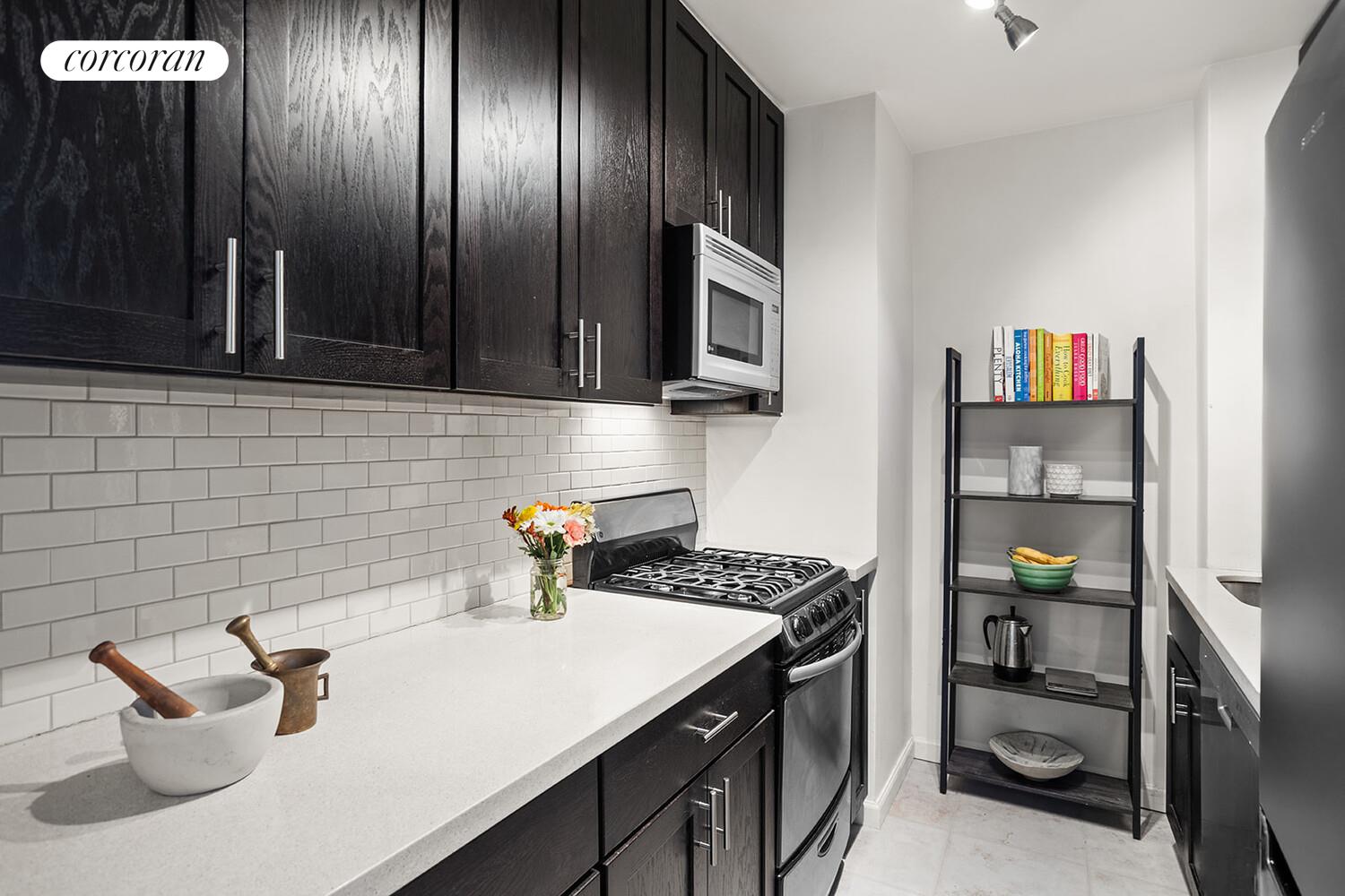 #4 photo, 345 E 69TH Street, マンハッタン Lenox Hill , NY 10021