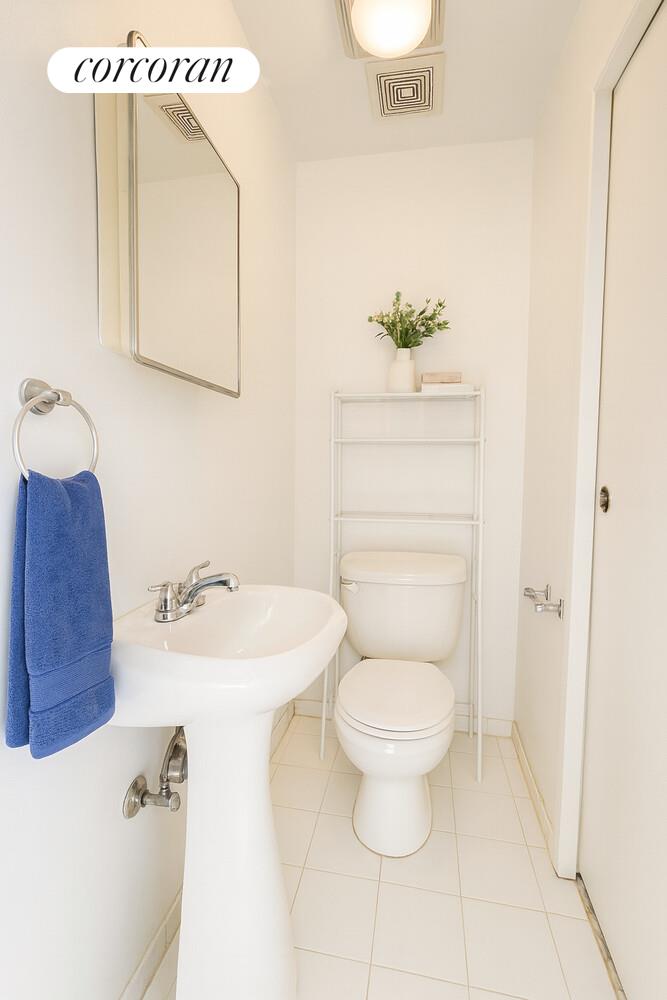 #5 photo, 22 CORNELIA Street, マンハッタン West Village , NY 10014