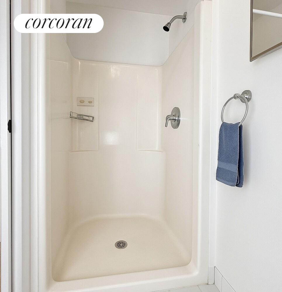 #6 photo, 22 CORNELIA Street, マンハッタン West Village , NY 10014