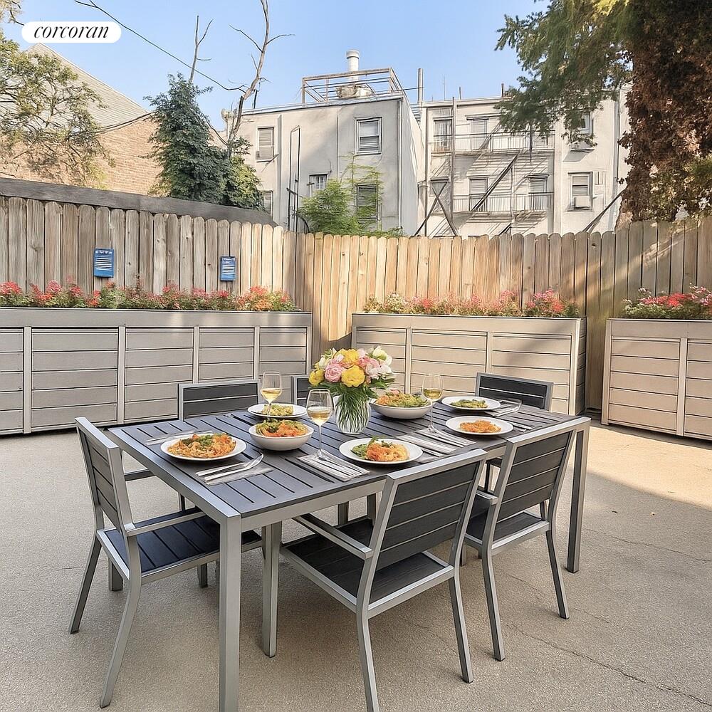 #7 photo, 22 CORNELIA Street, マンハッタン West Village , NY 10014