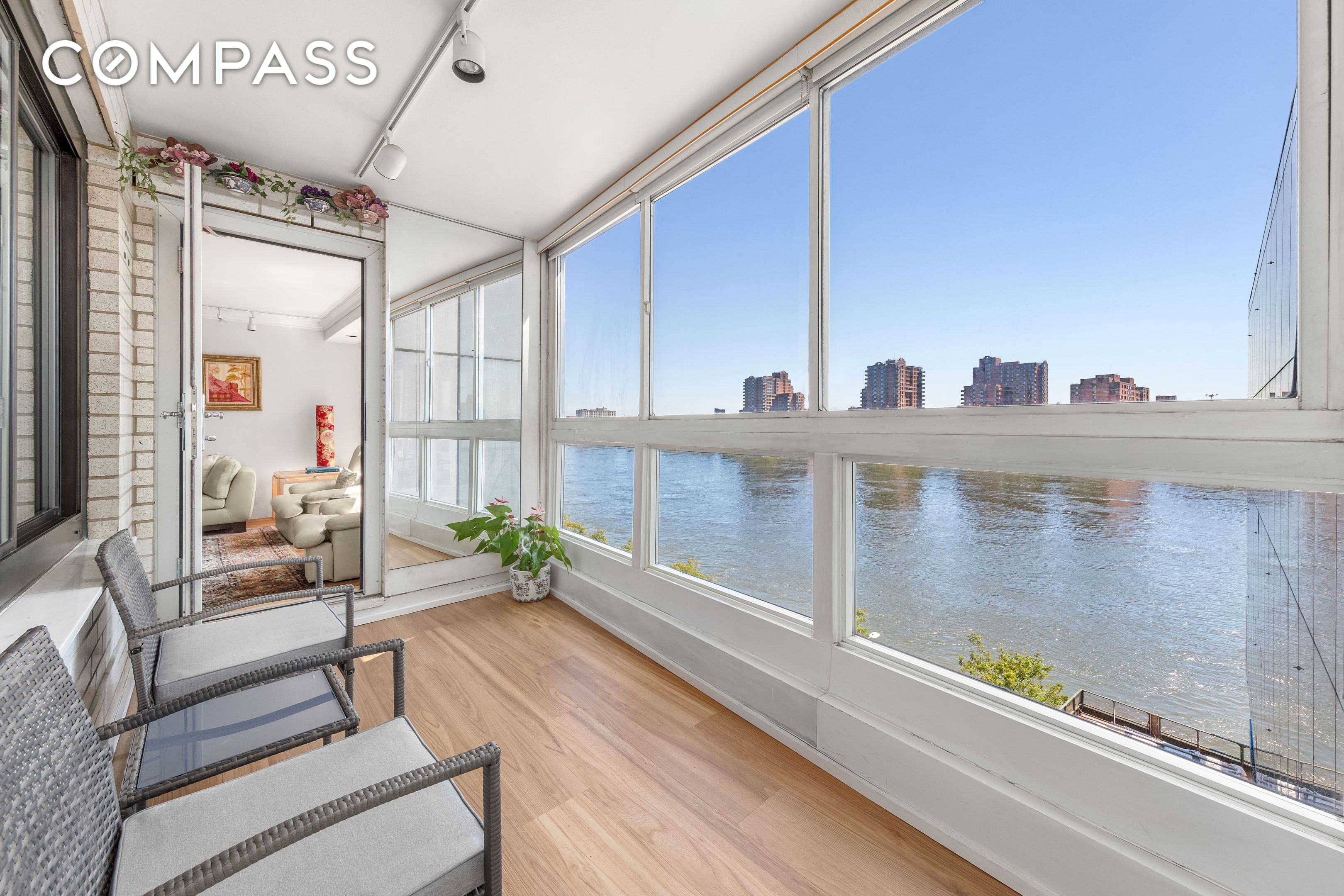 #1 photo, 530 E 72nd Street, マンハッタン Lenox Hill , NY 10021