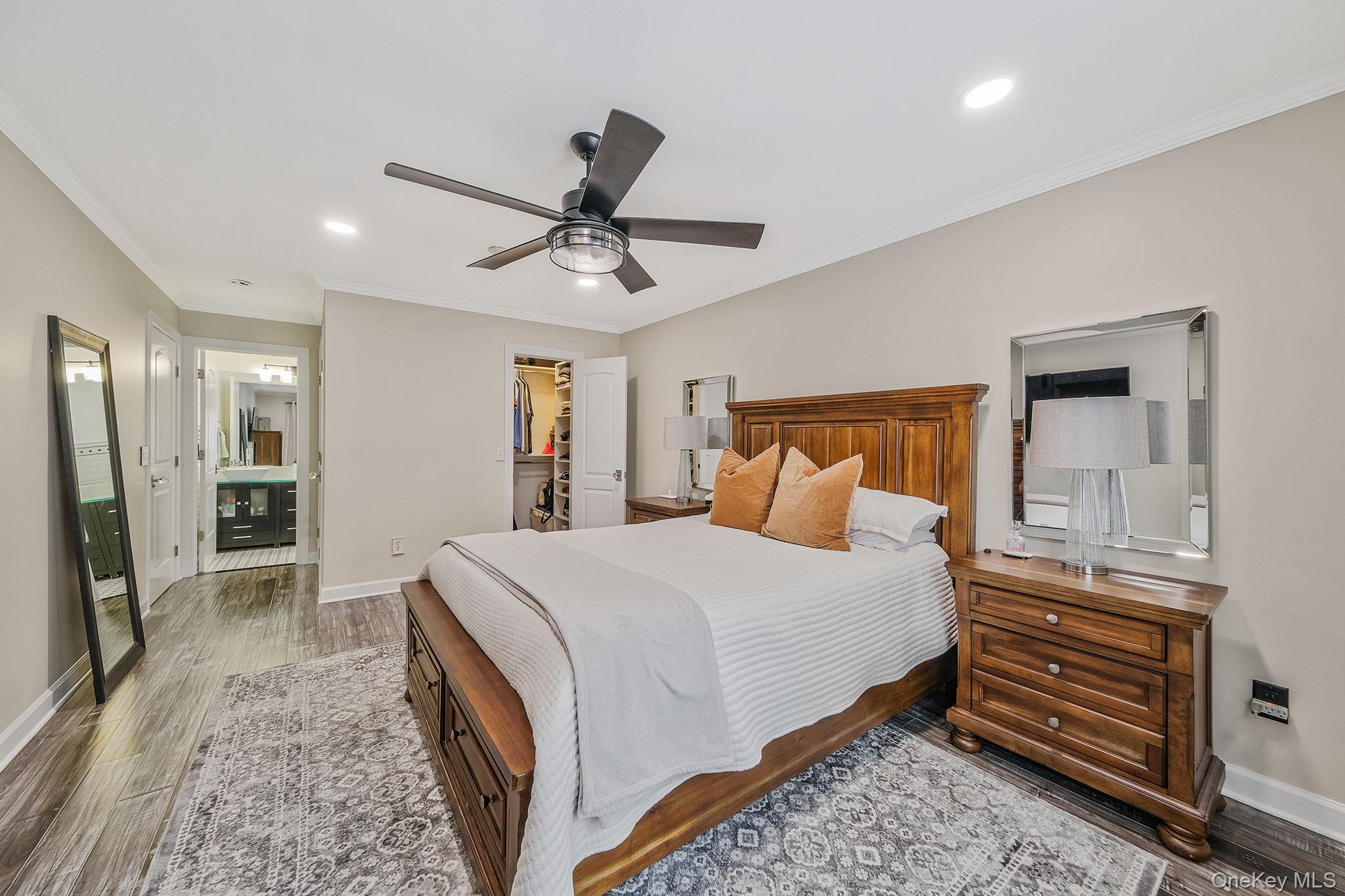 #15 photo, 31 Eric Drive, サフォーク郡 Middle Island , NY 11953