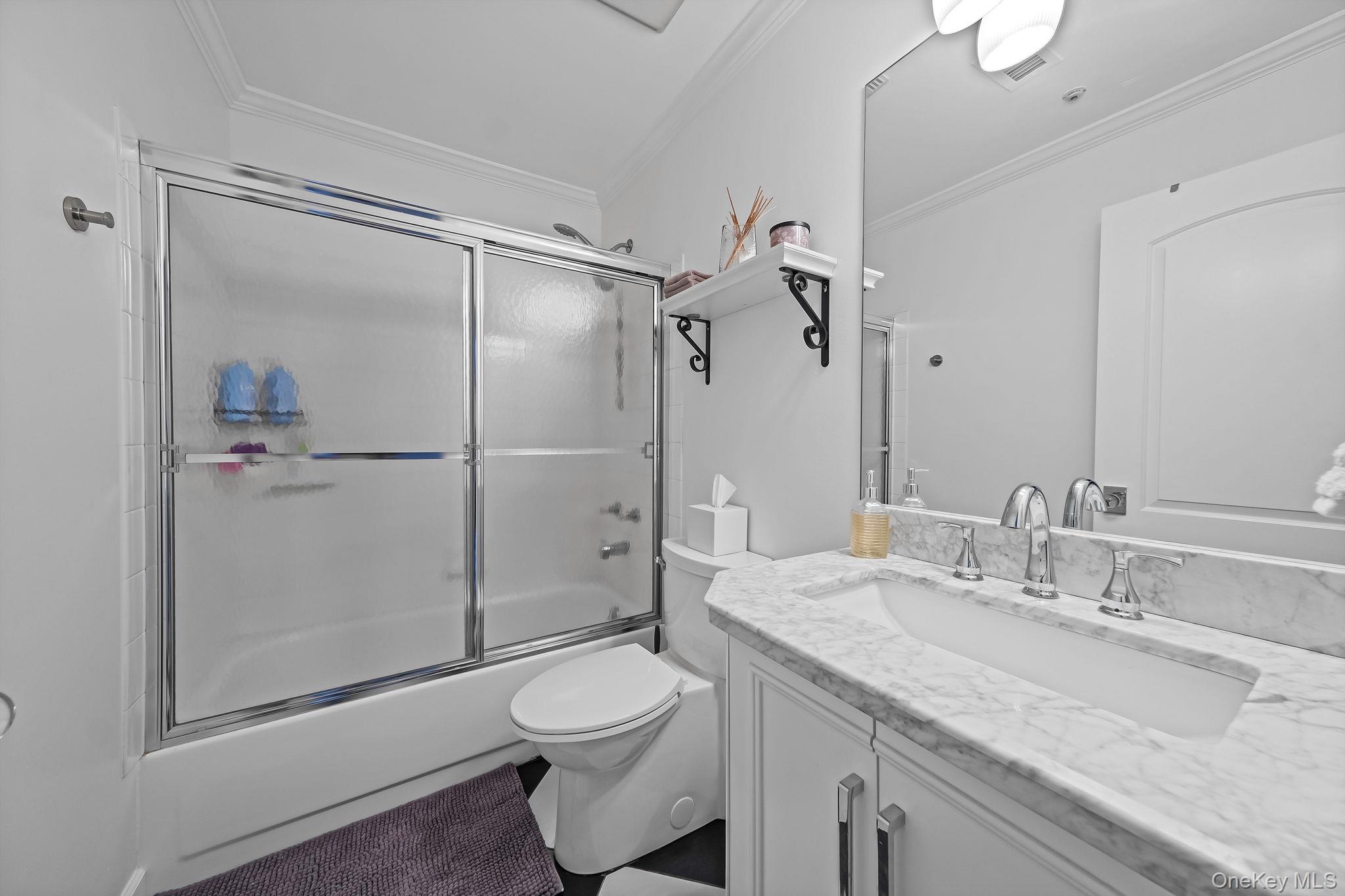 #20 photo, 31 Eric Drive, サフォーク郡 Middle Island , NY 11953