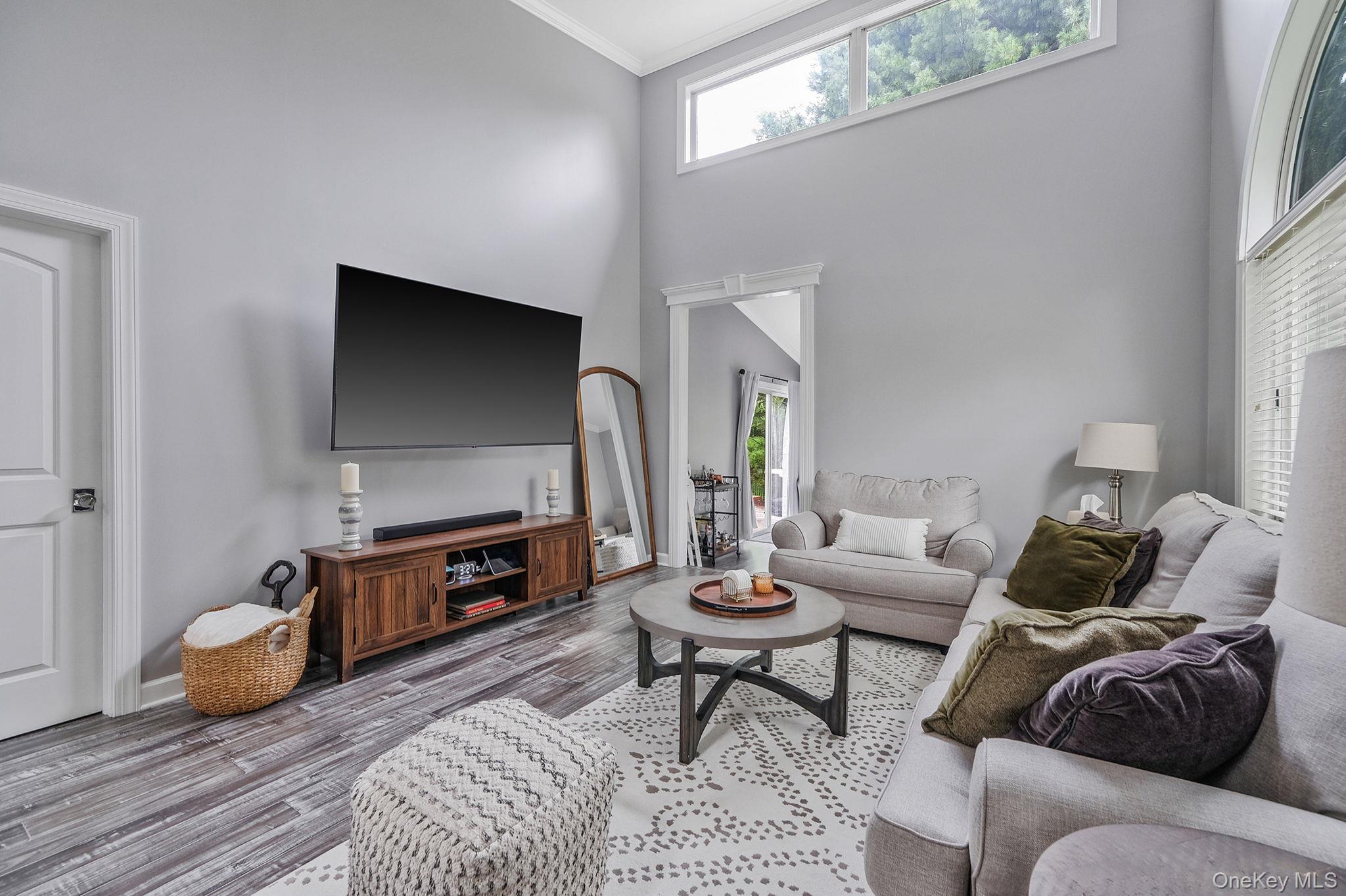 #8 photo, 31 Eric Drive, サフォーク郡 Middle Island , NY 11953