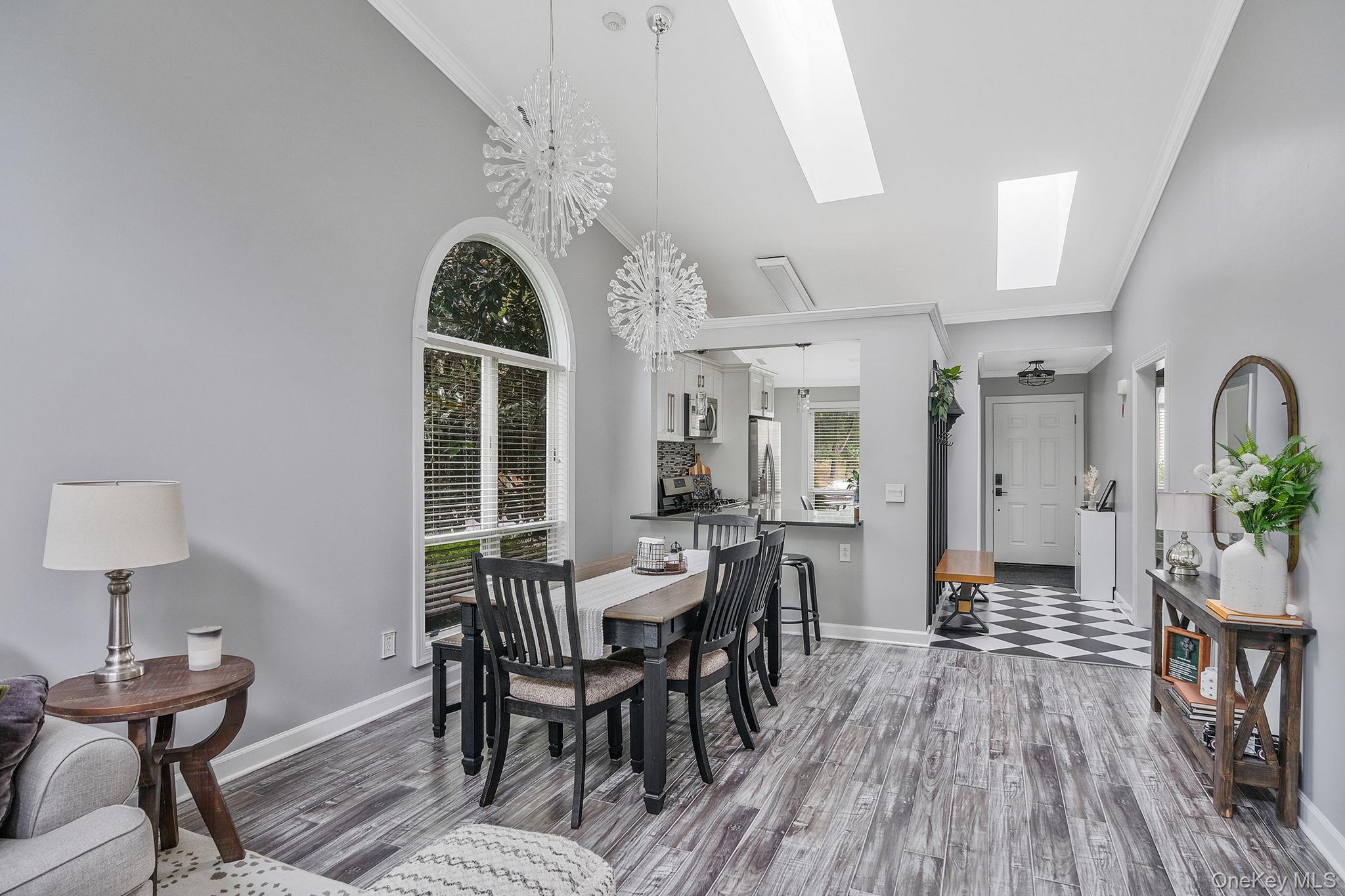 #9 photo, 31 Eric Drive, サフォーク郡 Middle Island , NY 11953