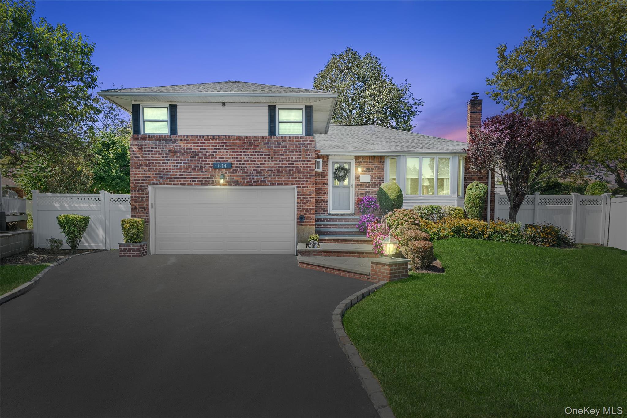 #1 photo, 1144 Greenway Court, ナッソー郡 Seaford , NY 11783