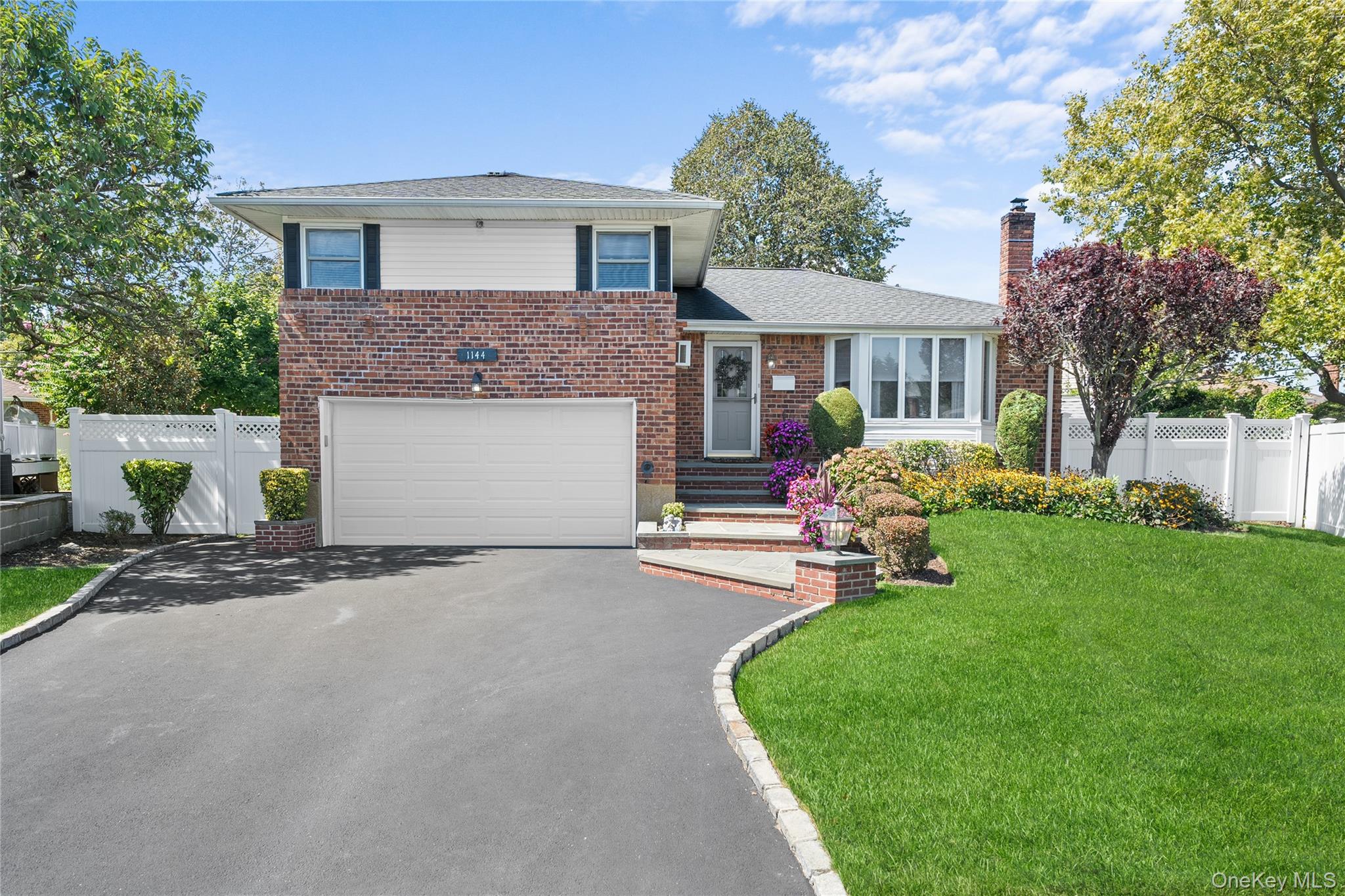 #2 photo, 1144 Greenway Court, ナッソー郡 Seaford , NY 11783