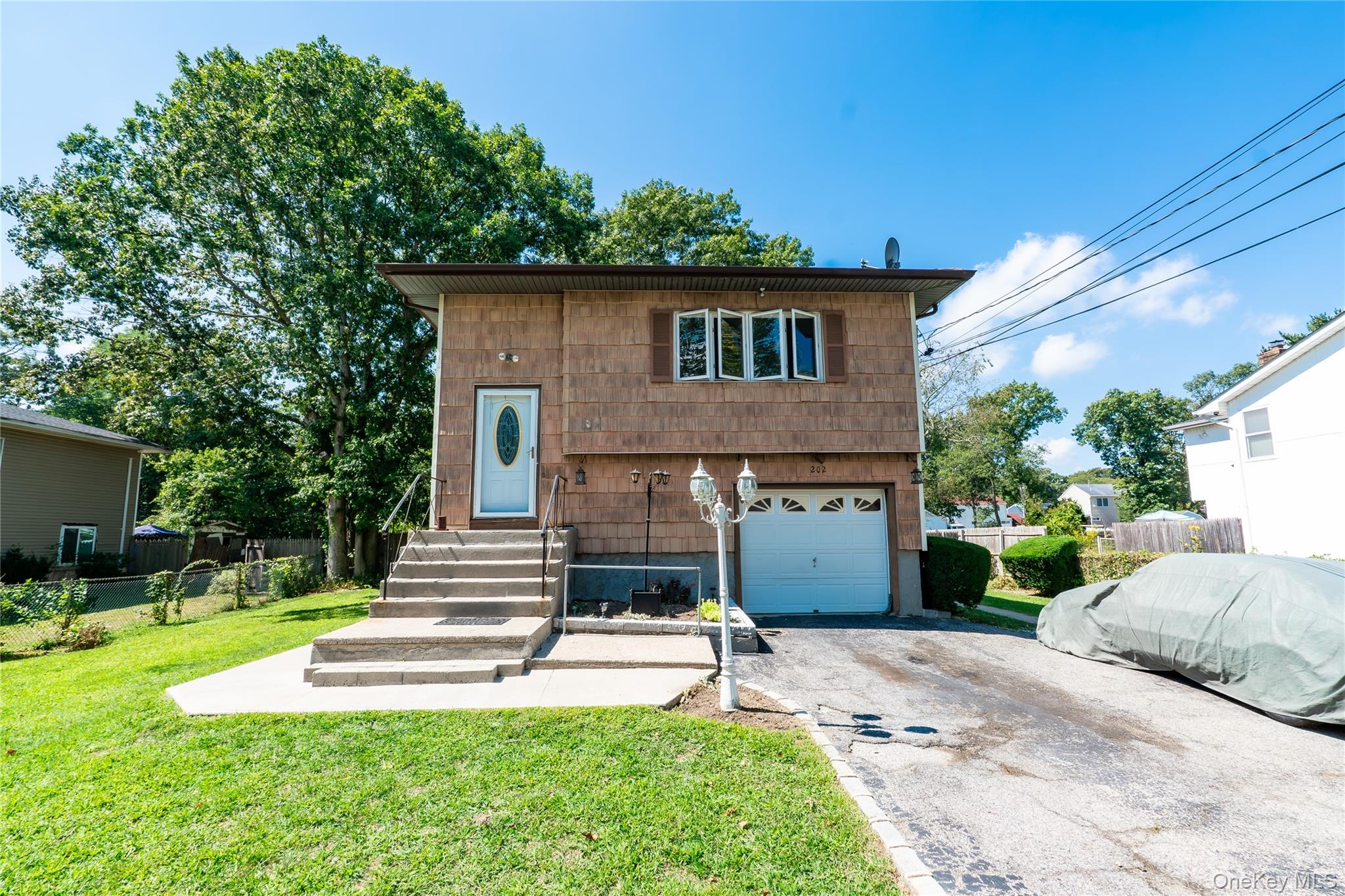 #1 photo, 202 Powell Avenue, 롱 아일랜드 Central Islip , NY 11722