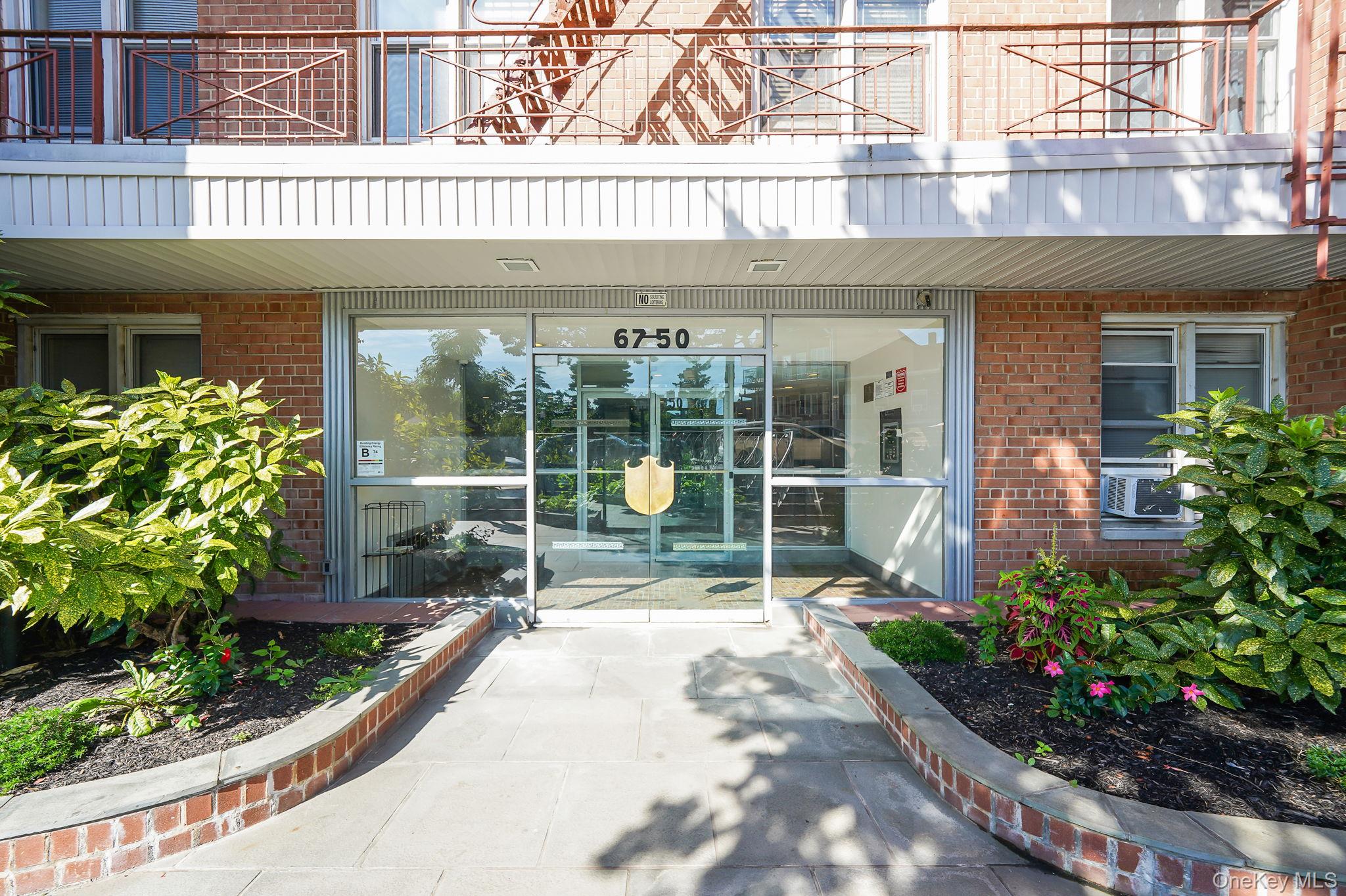 #1 photo, 67-50 Thornton Place, クイーンズ区 Forest Hills , NY 11375