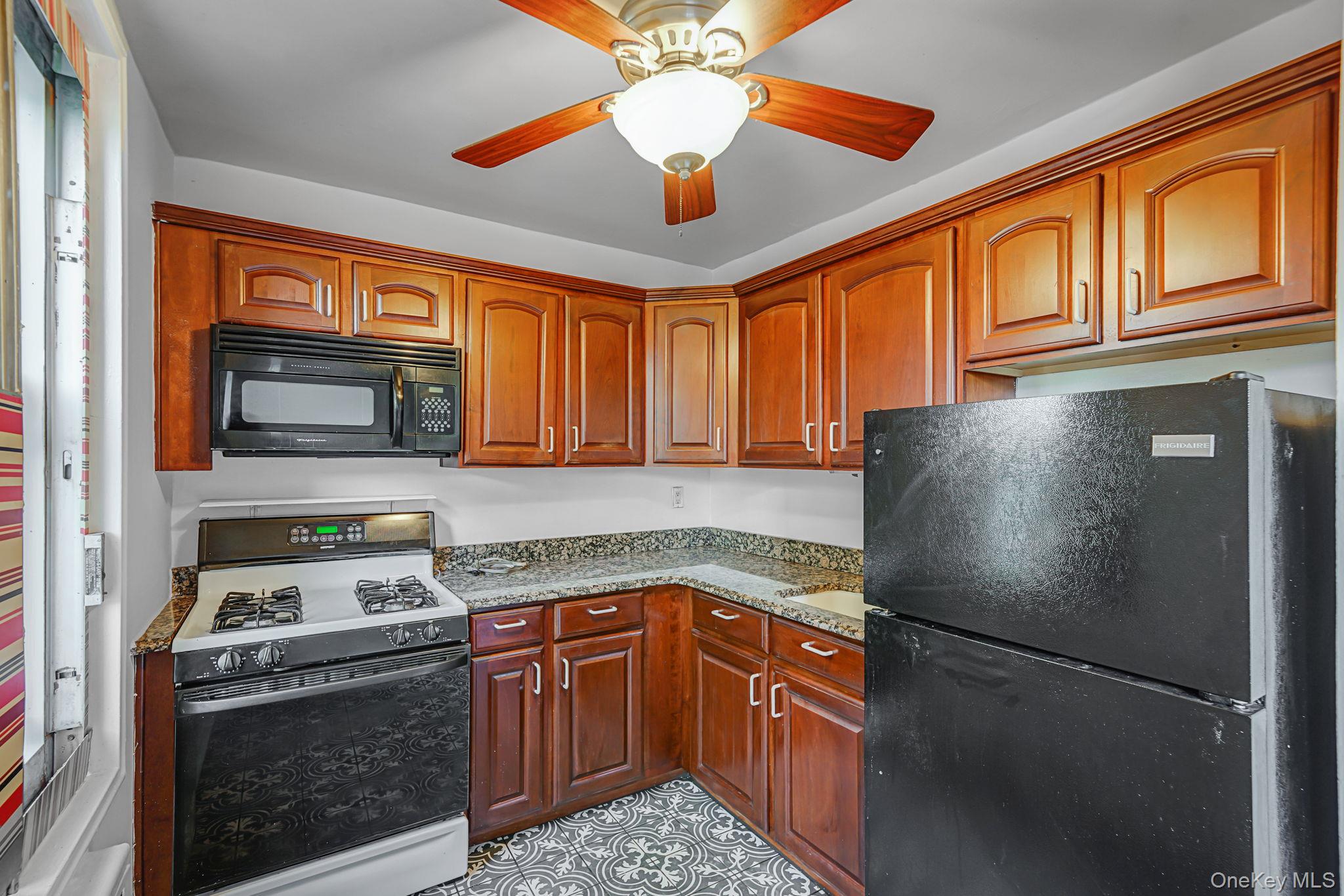 #11 photo, 67-50 Thornton Place, クイーンズ区 Forest Hills , NY 11375