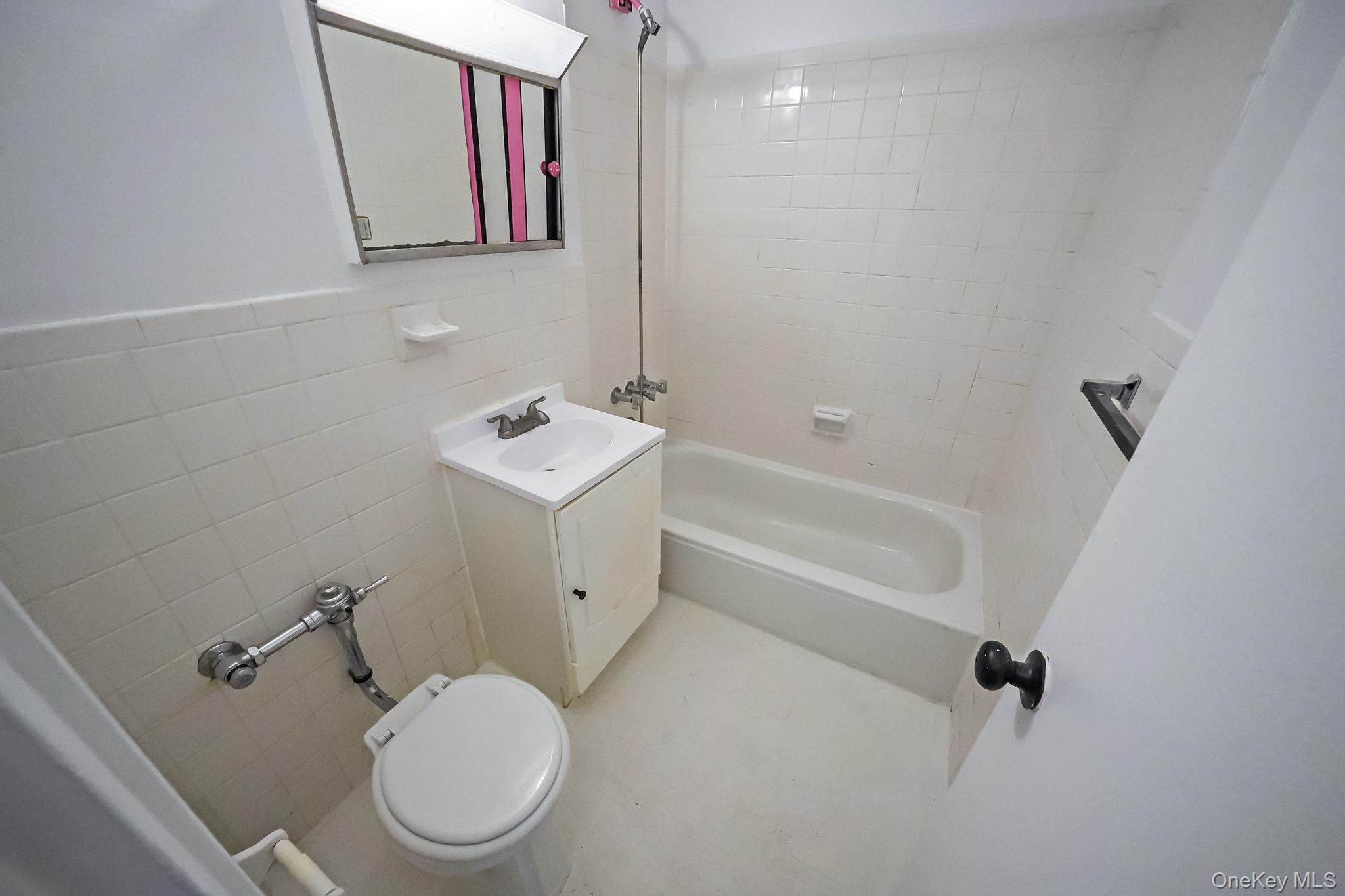 #13 photo, 67-50 Thornton Place, クイーンズ区 Forest Hills , NY 11375