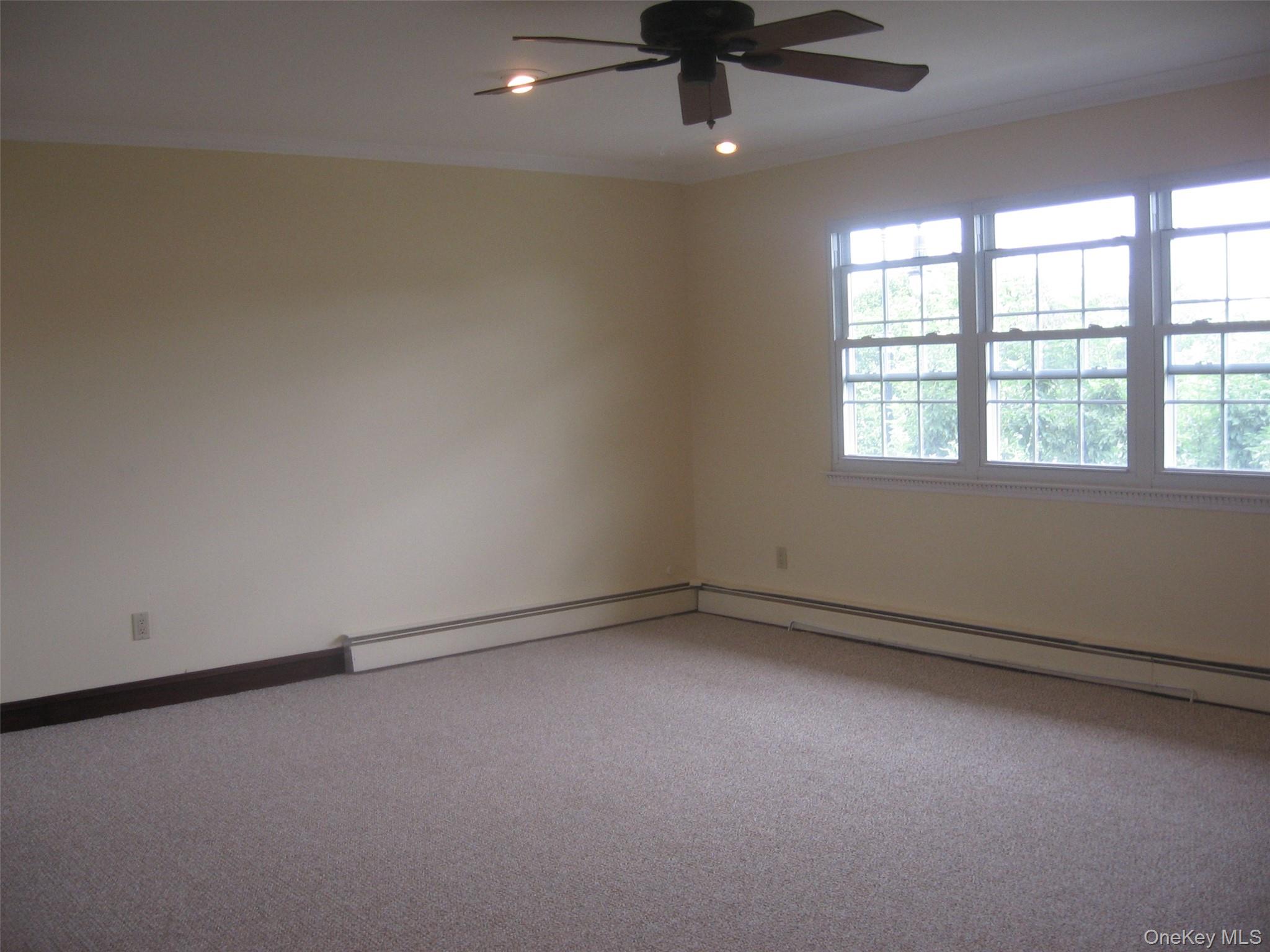 #1 photo, 658 W Penn Street, 長島 長灘 Long Beach , NY 11561