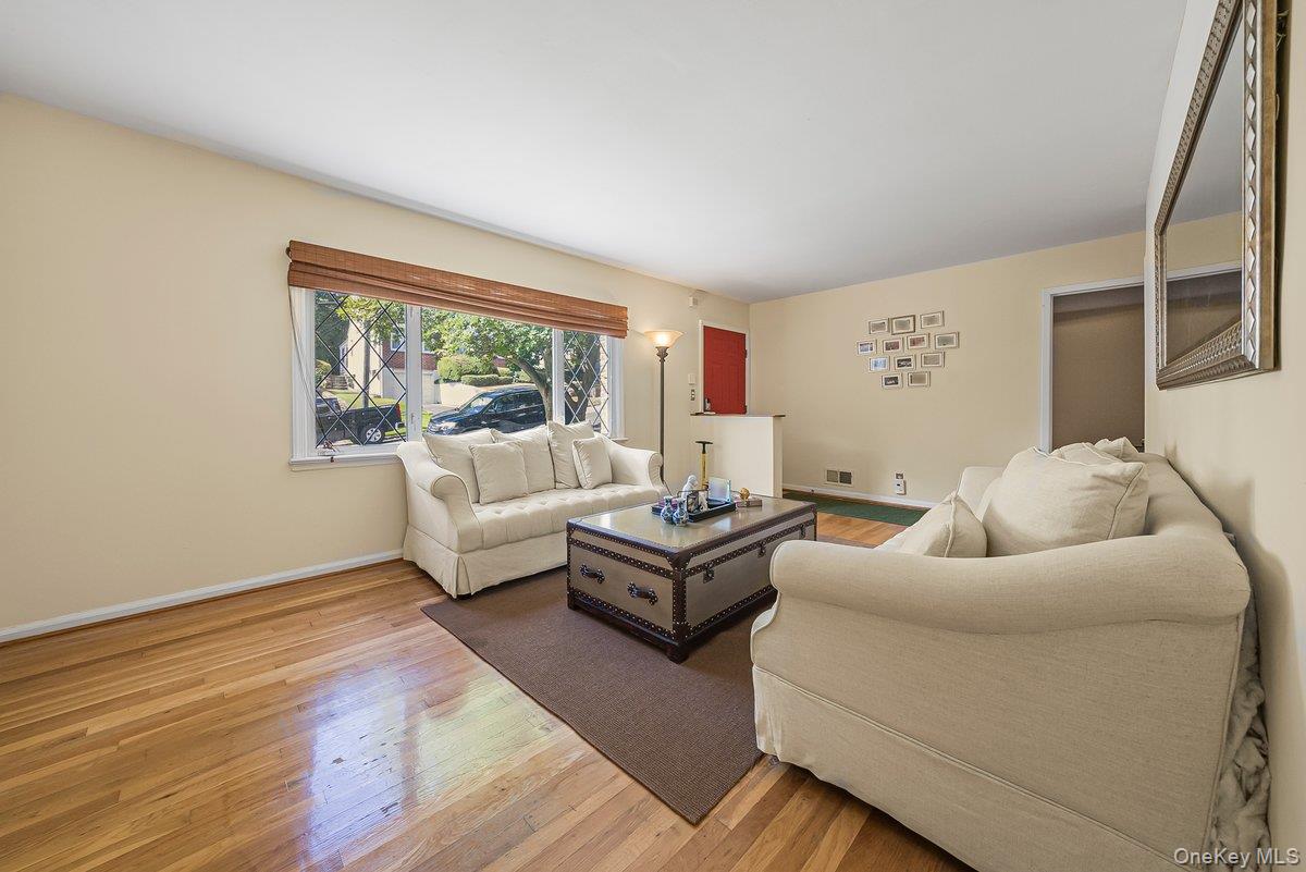 #11 photo, 104 Lefferts Road, Yonkers , NY 10705