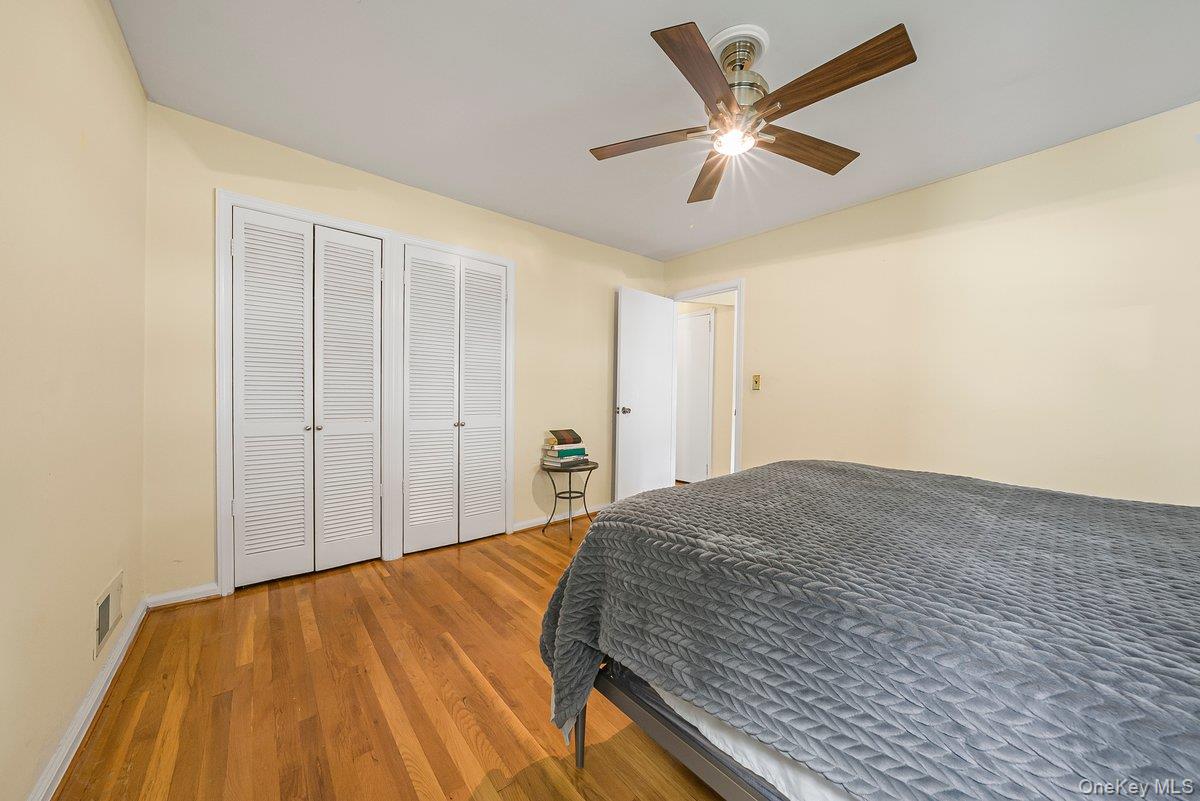 #15 photo, 104 Lefferts Road, Yonkers , NY 10705