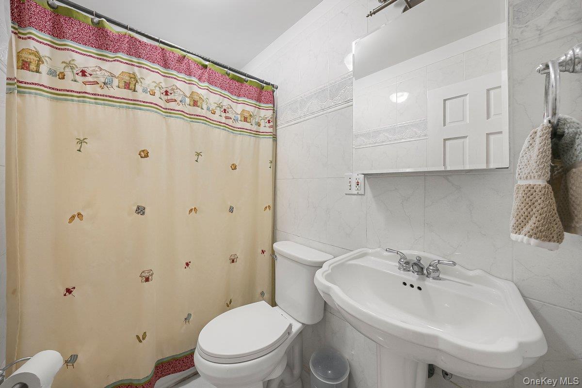 #16 photo, 104 Lefferts Road, Yonkers , NY 10705