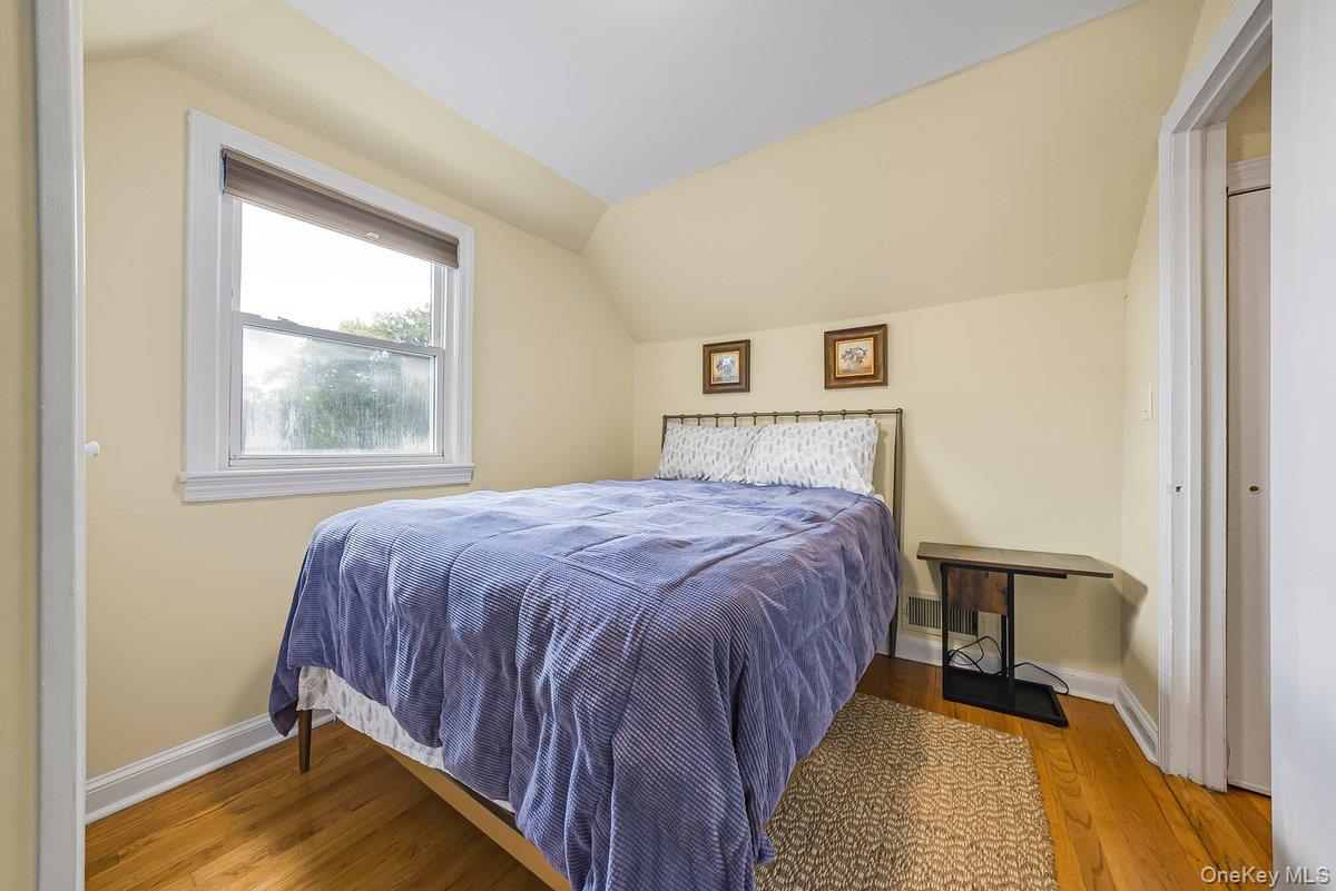 #20 photo, 104 Lefferts Road, Yonkers , NY 10705