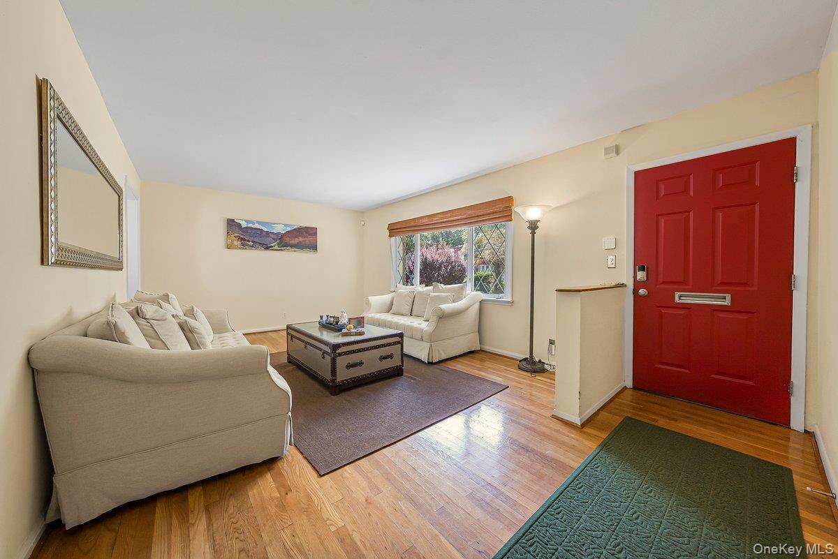 #9 photo, 104 Lefferts Road, Yonkers , NY 10705