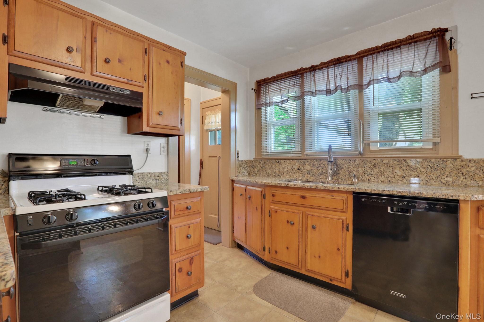 #11 photo, 94 Roosevelt Avenue, Kingston , NY 12401