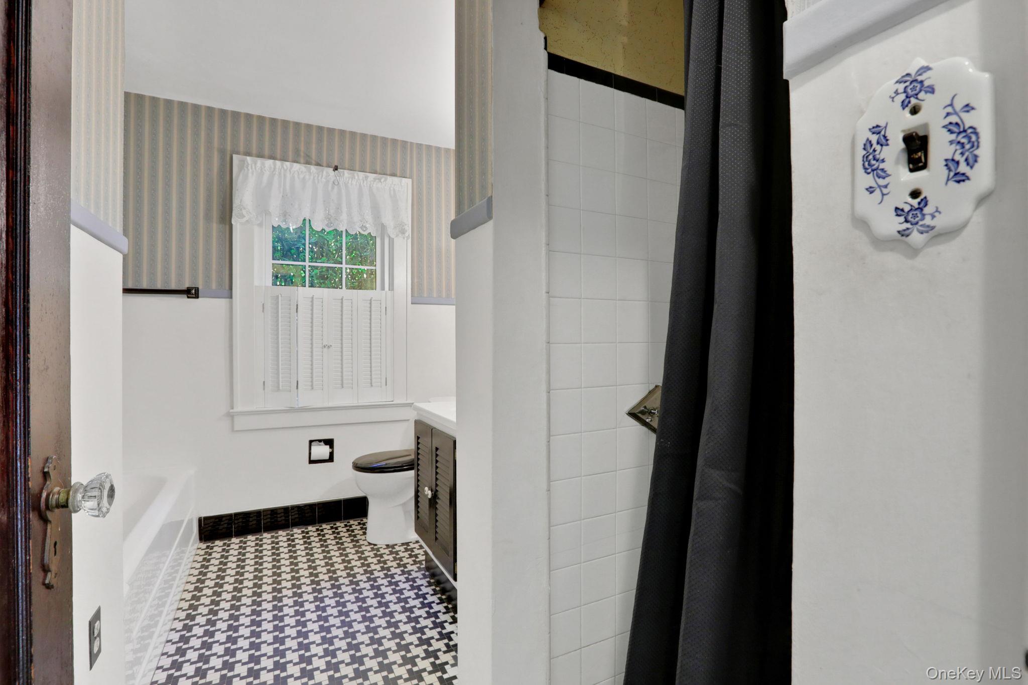 #14 photo, 94 Roosevelt Avenue, Kingston , NY 12401