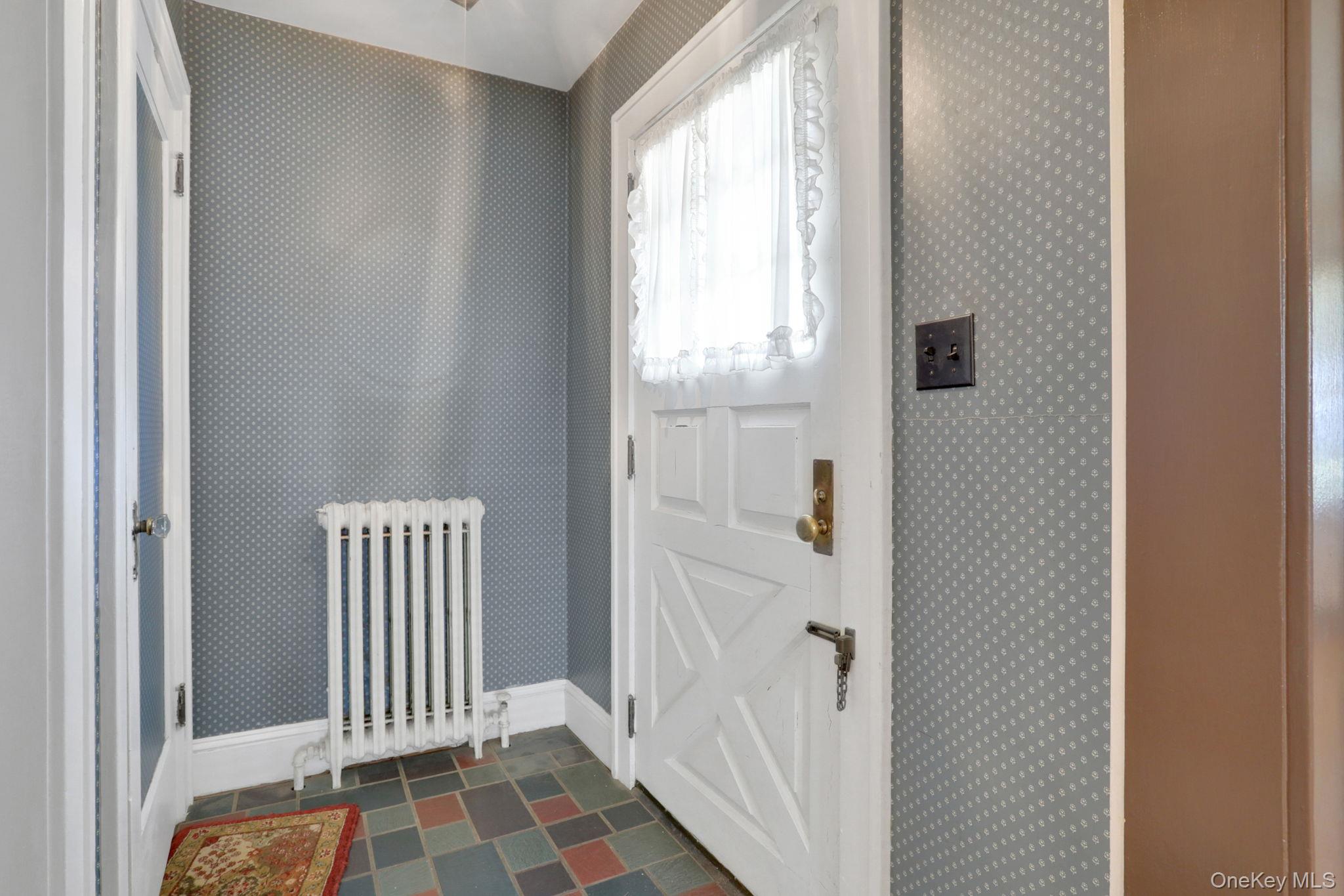 #4 photo, 94 Roosevelt Avenue, Kingston , NY 12401