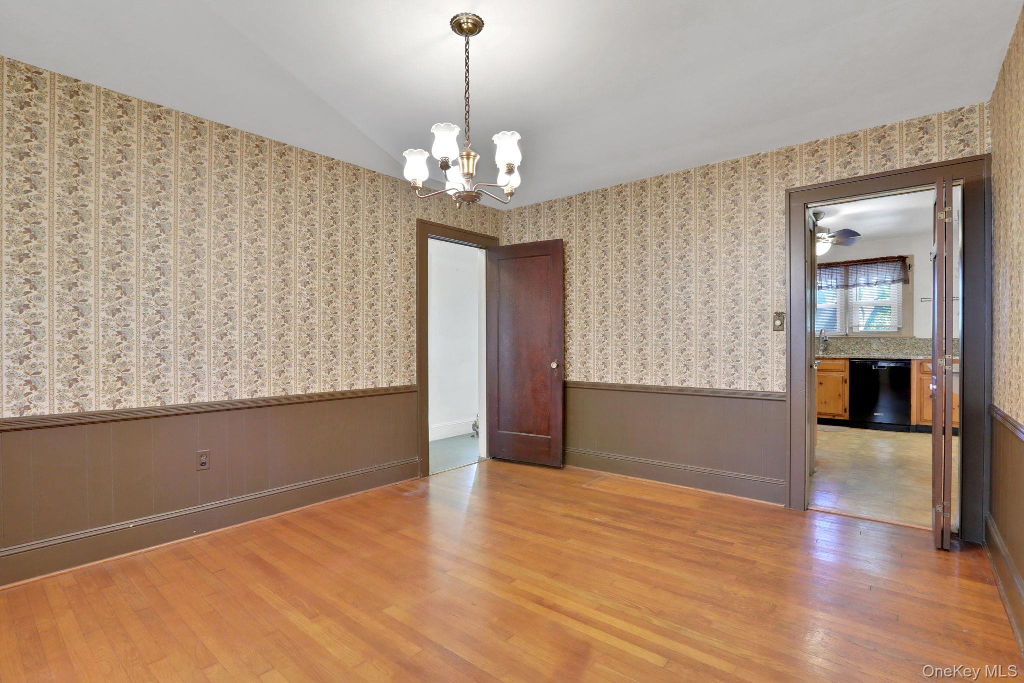 #8 photo, 94 Roosevelt Avenue, Kingston , NY 12401