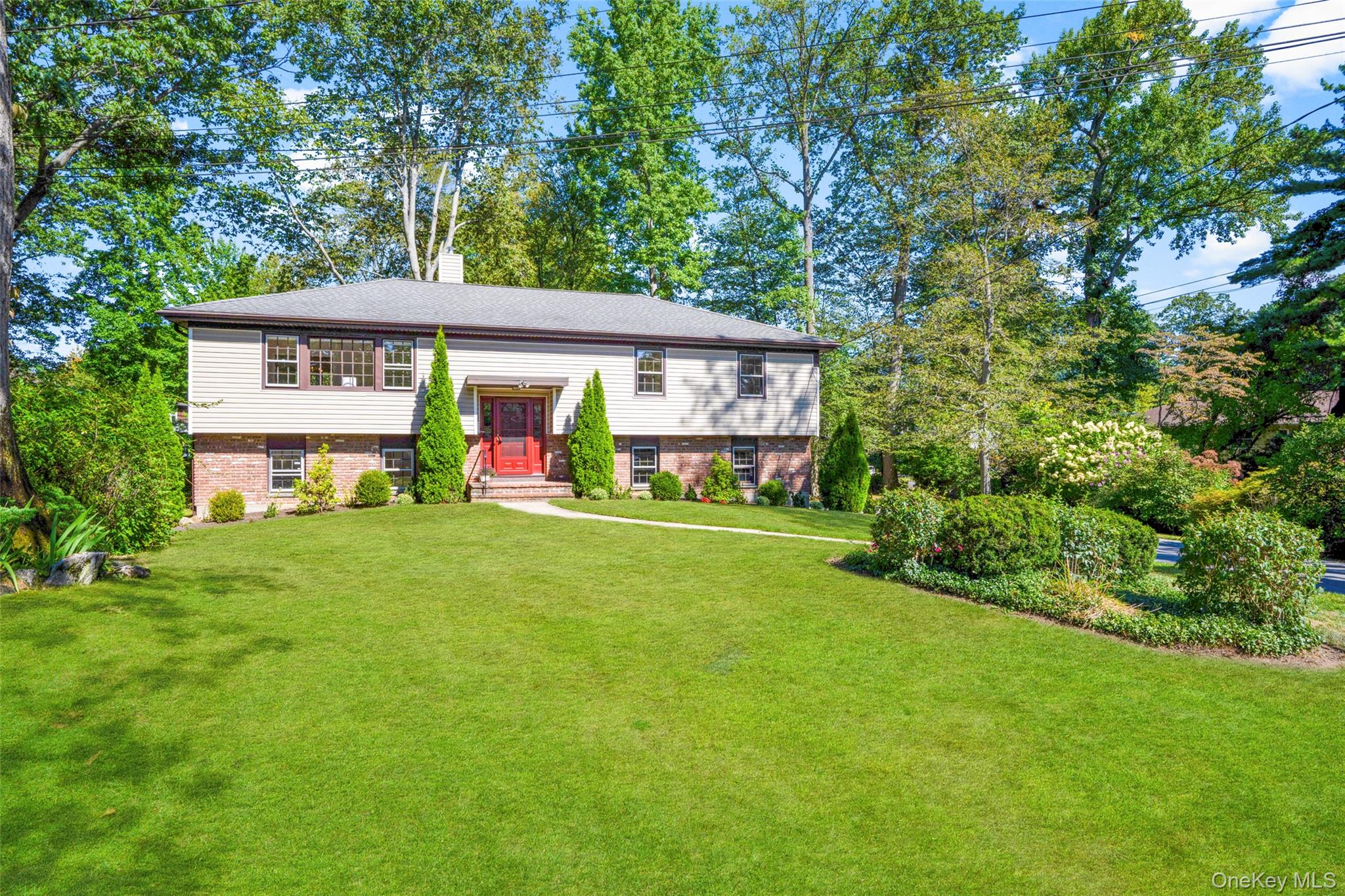 #1 photo, 150 Maywood Road, New Rochelle , NY 10804