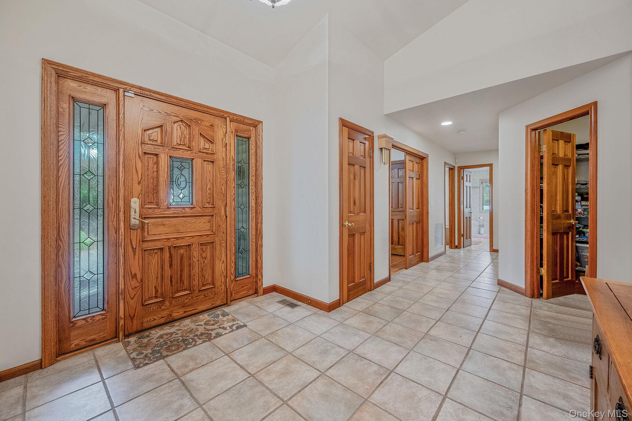 #2 photo, 6 Bay Drive, サフォーク郡 Hampton Bays , NY 11946