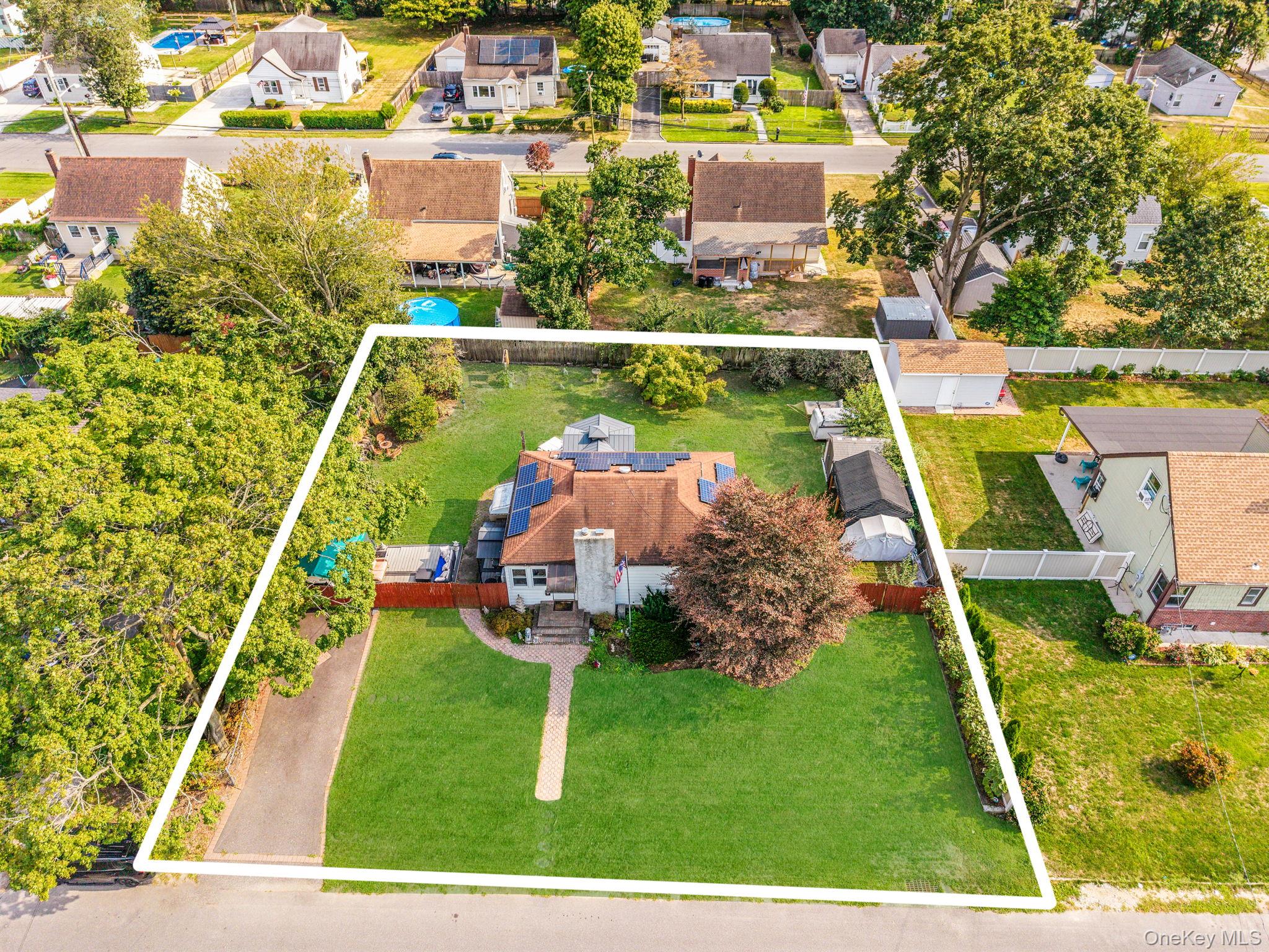 #13 photo, 30 Oakdale Avenue, サフォーク郡 Central Islip , NY 11722