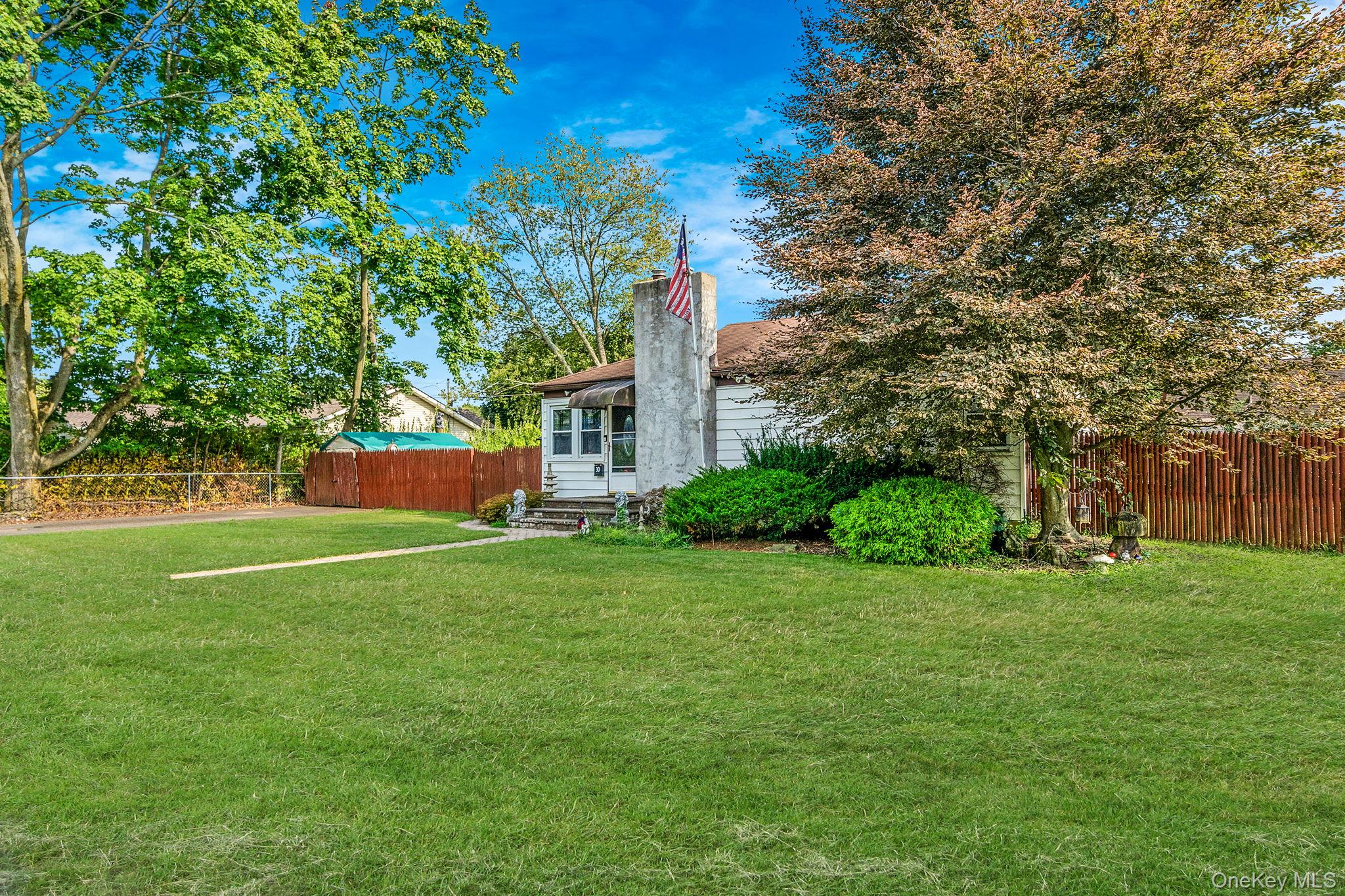 #5 photo, 30 Oakdale Avenue, サフォーク郡 Central Islip , NY 11722