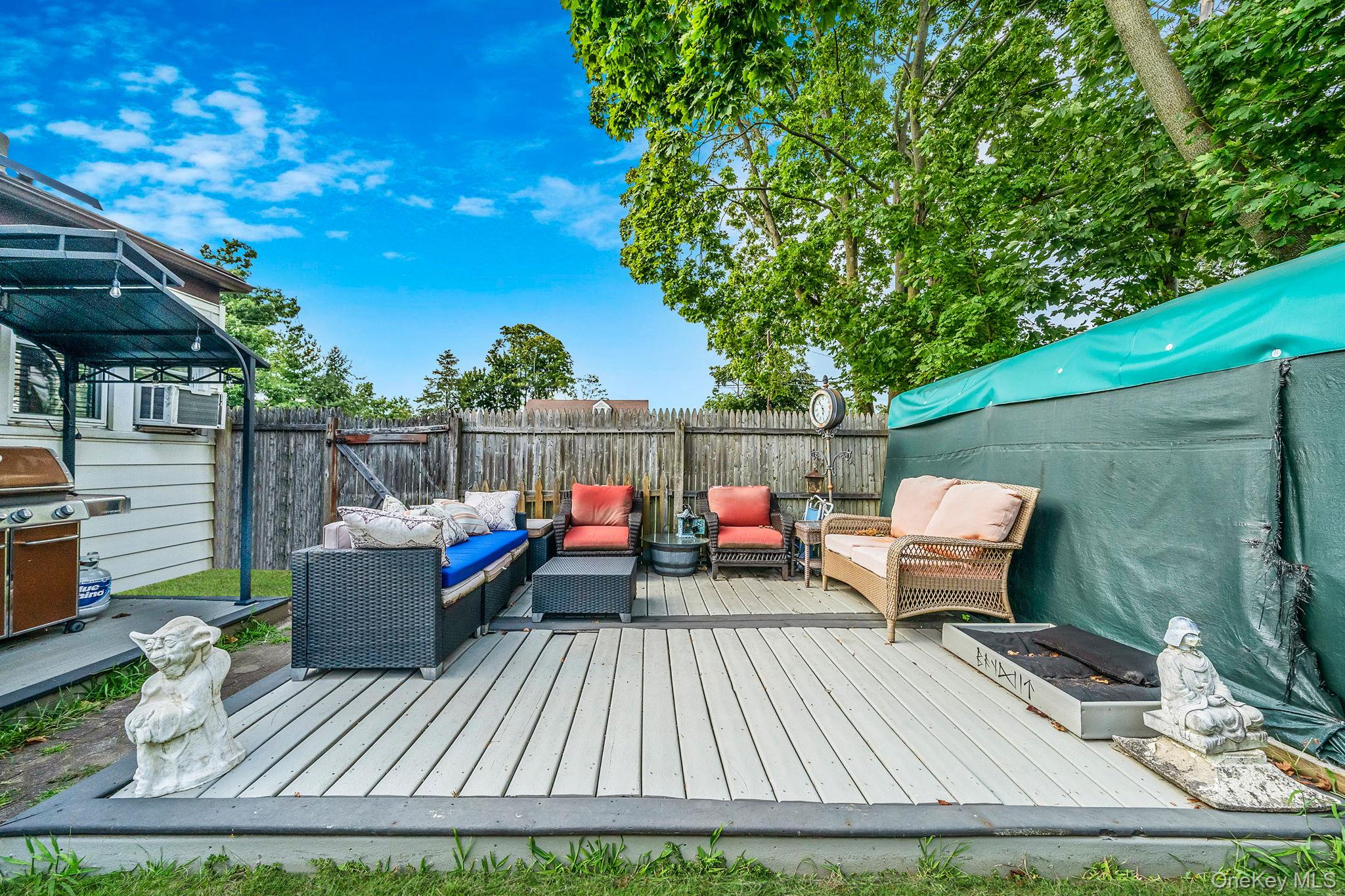 #6 photo, 30 Oakdale Avenue, サフォーク郡 Central Islip , NY 11722