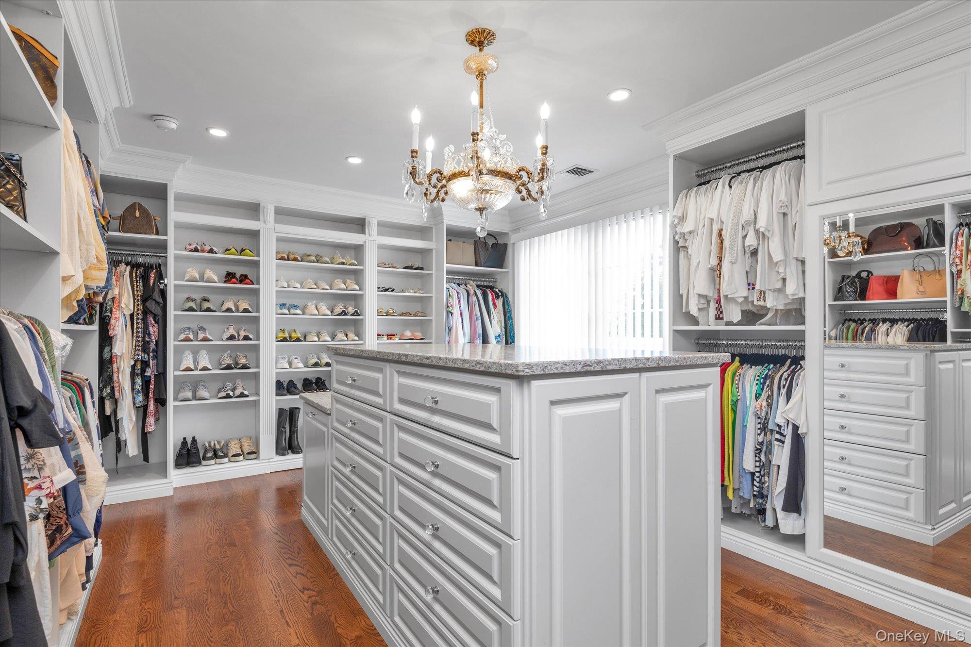 #14 photo, 3418 Silverton Avenue, ナッソー郡 Wantagh , NY 11793