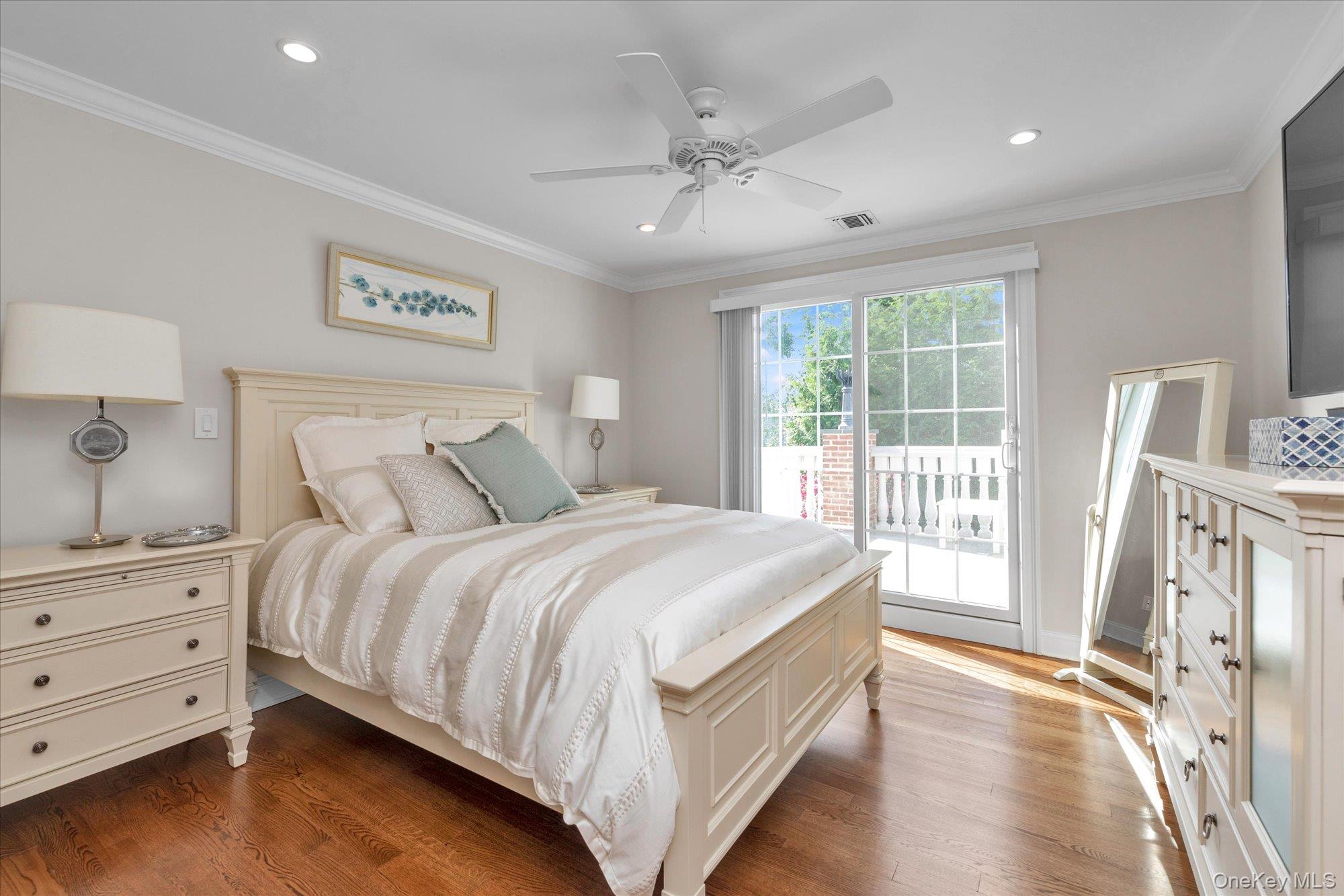 #16 photo, 3418 Silverton Avenue, ナッソー郡 Wantagh , NY 11793